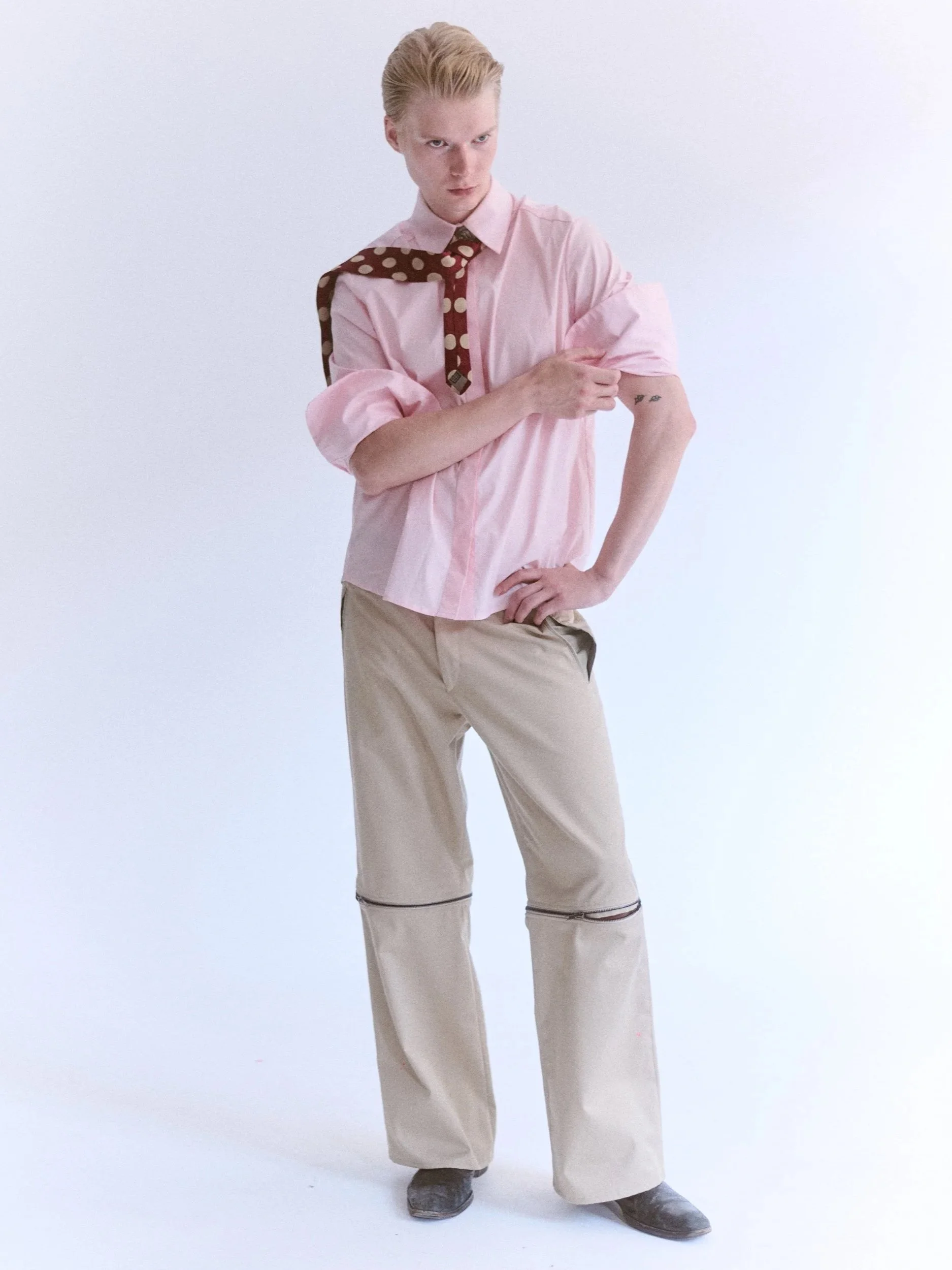 AARON SIRAINEN by Dimitris Mantzanidis