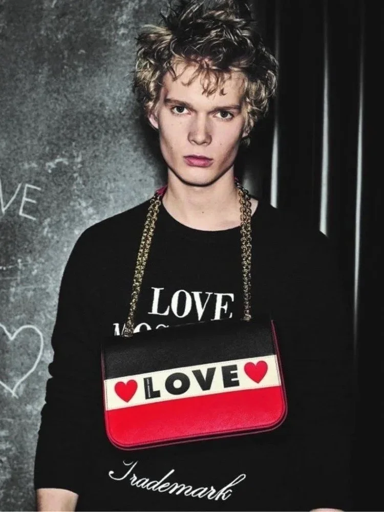 MOSCHINO AW19 by Giampaolo Sgura