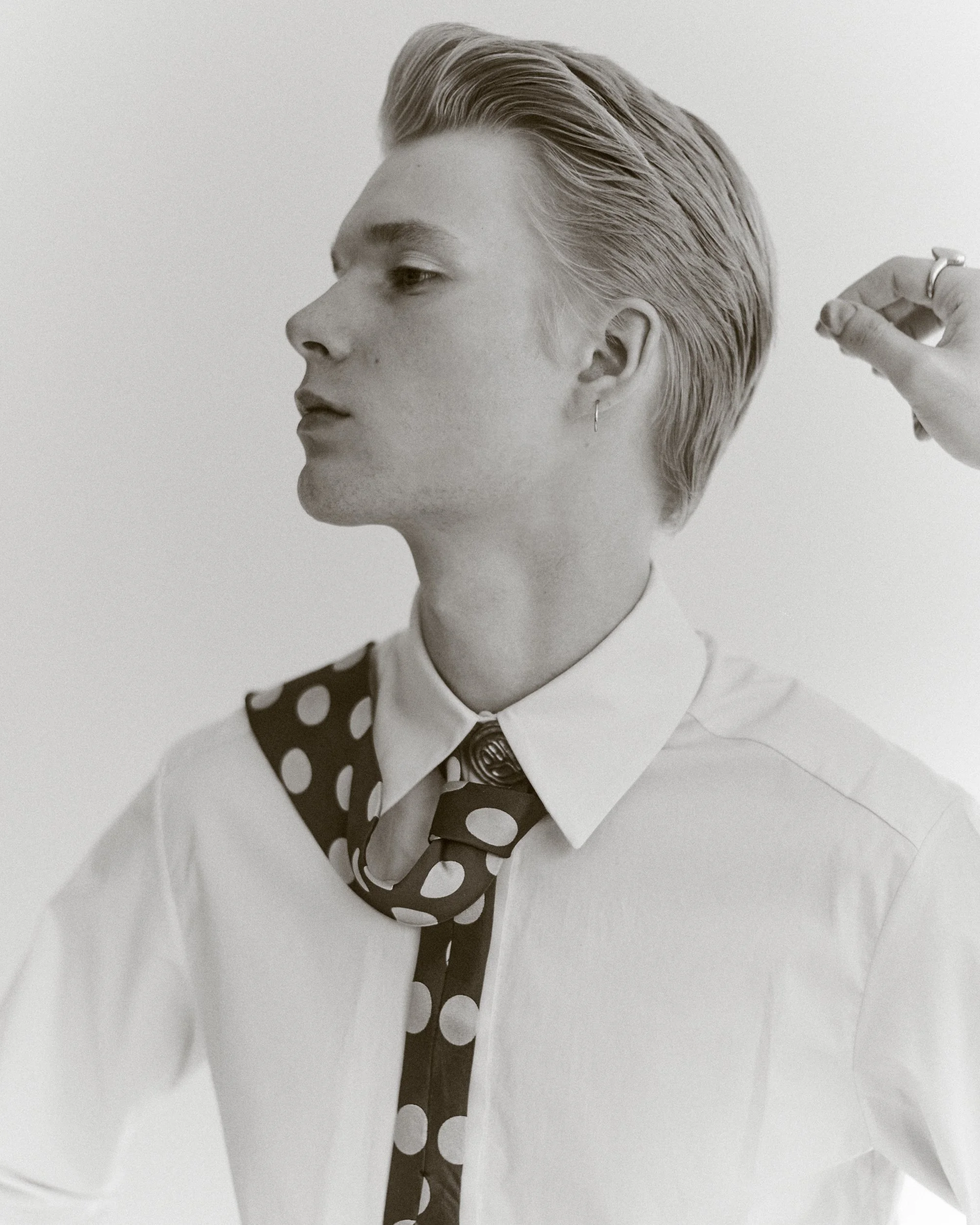 AARON SIRAINEN by Dimitris Mantzanidis