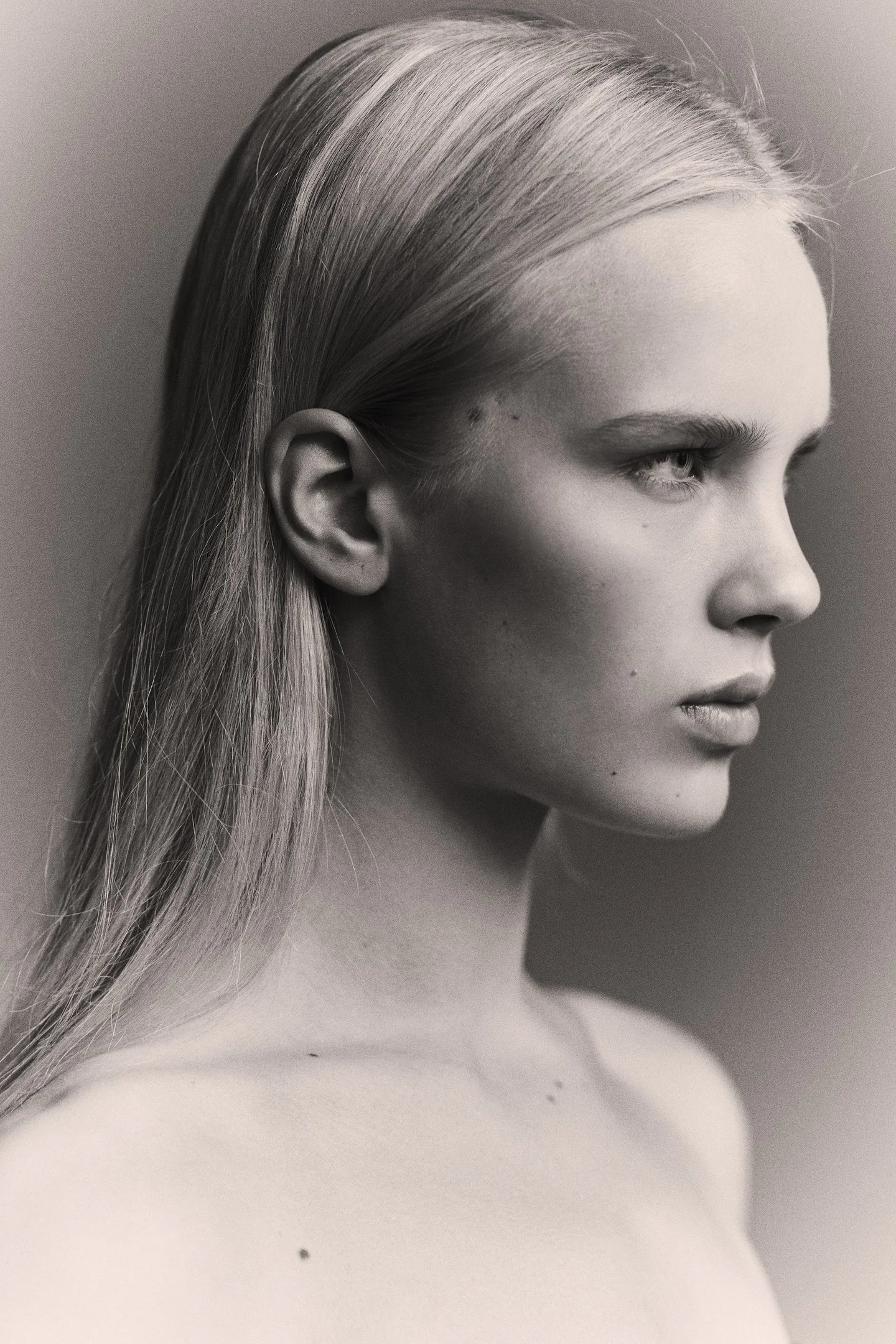 NICOLE PIHAMAA by Alessio Albi