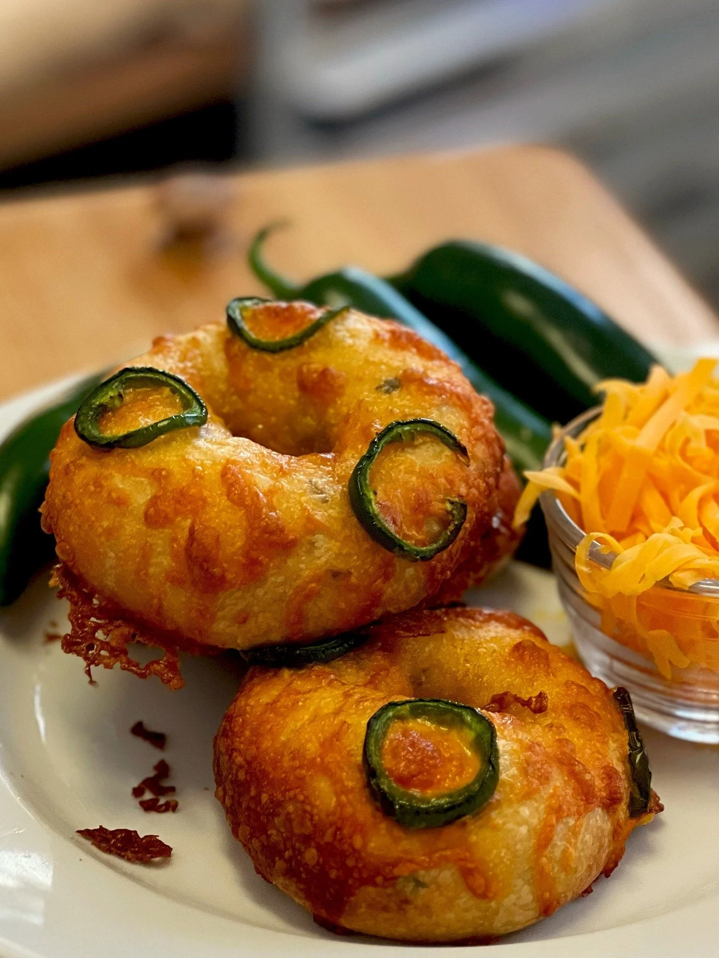 Happy Friday Cape Ann 🥯 ❤️❤️❤️!

Pre-ordering is live at www.saltysbagels.com 🥯👻

We'll be open this Saturday &amp; Sunday 8:00 am - 11 am or sellout at
1 Whistlestop Mall in Rockport.
BAGEL OF THE WEEK: Jalape&ntilde;o Cheddar

#loveourcustomers 