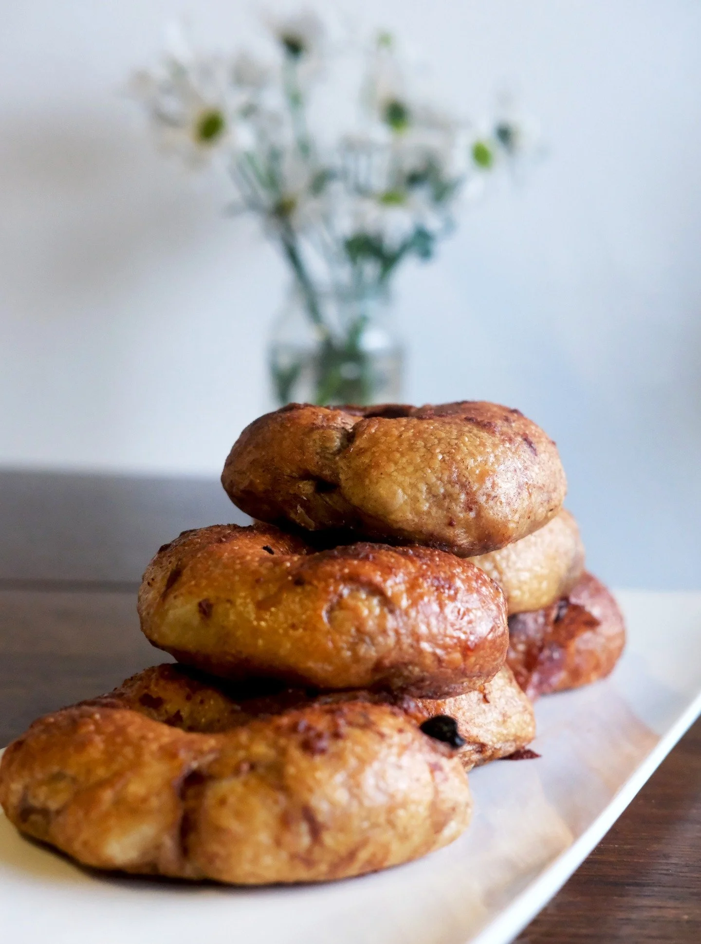 Cinnamon Raisin Bagels&hellip; just because.
Limited quantity. Today only in Rockport. ❤️

#loveourcustomers #bagels #coffee #schmears #lox #capeann #rockportma #gloucesterma #essexma #manchesterbythesea #lowellma #chelmsfordma #dracutma #littletonma