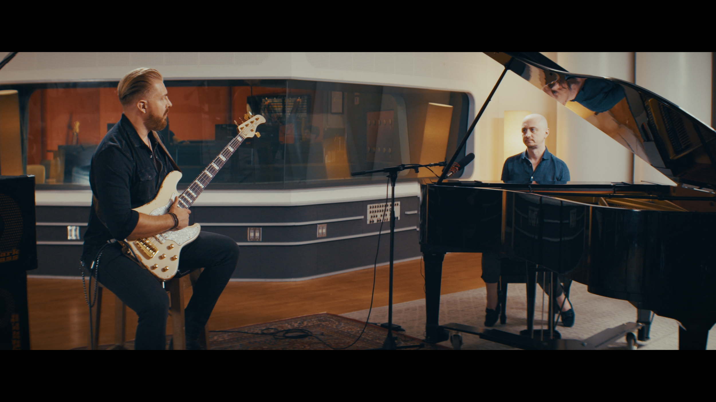 Looking for advanced online bass lessons? Study with Hadrien Feraud