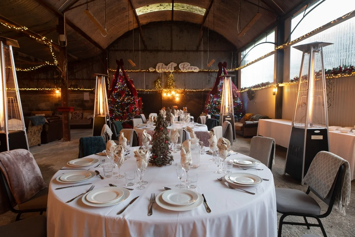 🎄Planning a festive getaway? Click the link in our bio to request an information pack for our luxurious self-catering county house. Limited dates available #fitzofinch #selfcatering #ilovetravelling #exclusiverentals