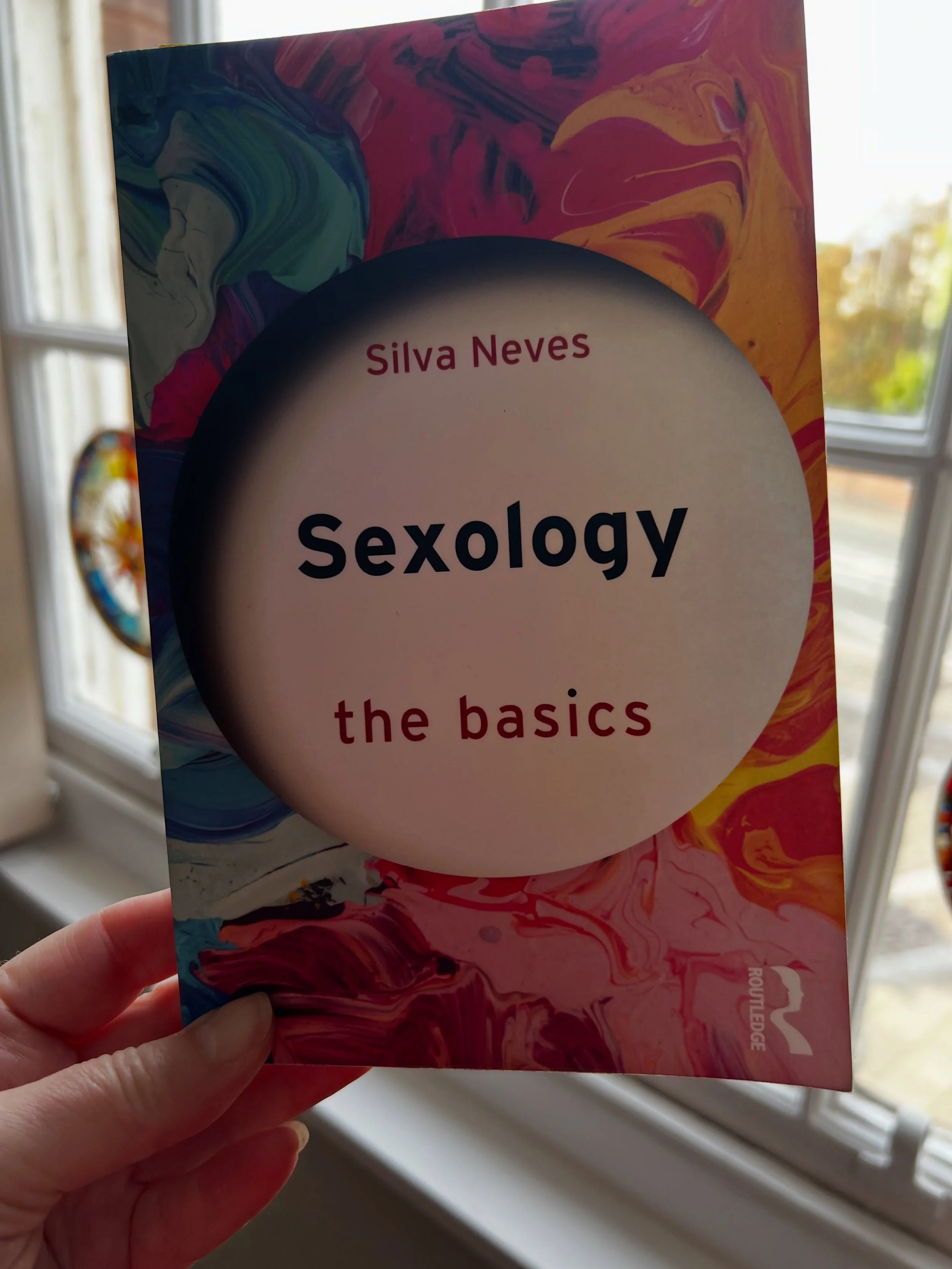 Sunday is a chance to pause and catch up on some required reading - as a client you can talk to me about anything, including intimacy and sex 😍. #adhdtherapist #letstalkaboutit #hoylaketherapist #ifstherapy