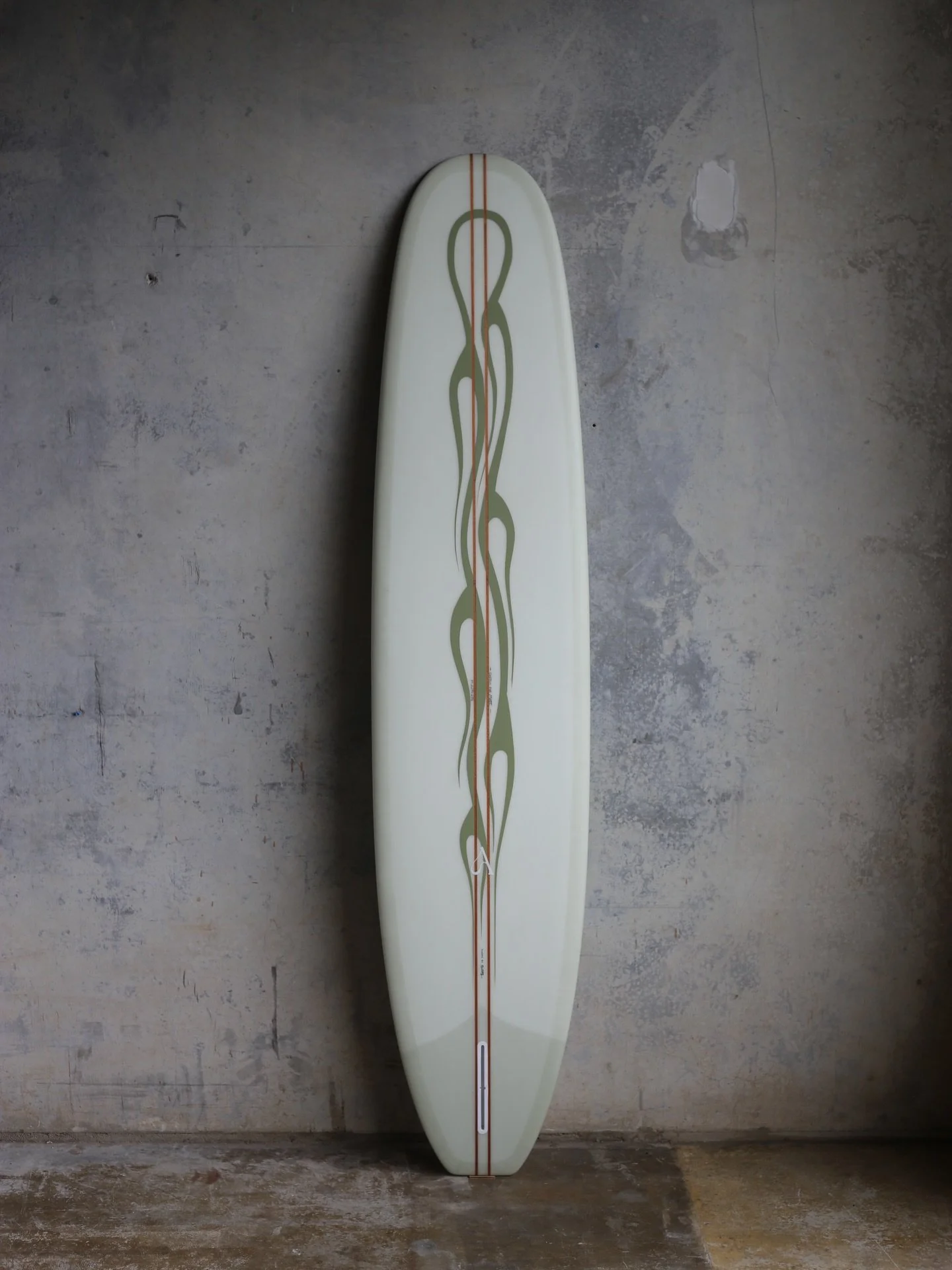 Custom Flames?.. Yes, please! ~  9&rsquo;2 Ritual x @mattmlhk 

🔥 by @slopspaints 
Glassed by @johnston.street