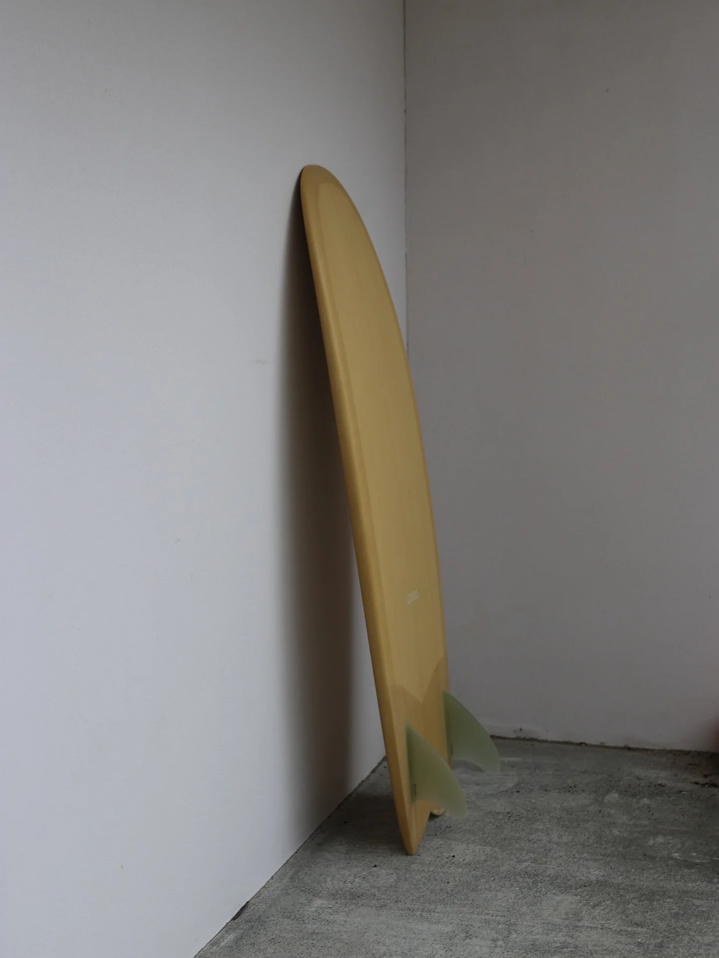 5&rsquo;4 ~ 21 13/16 ~ 2 1/2 x Mini Simonds Inspired custom for @cumulussurfmats 

*Fish Tail
*Single Channel
*Glass on Hobie Fish