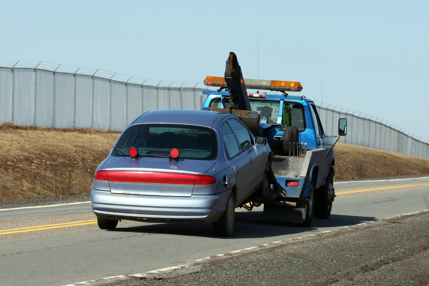 How to Prepare for Long-Distance Towing: Checklist for Drivers &amp; Vehicle Owners
