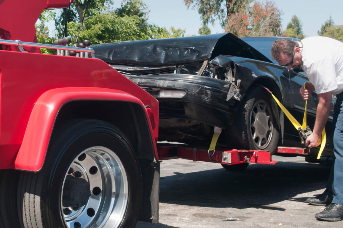 Towing for Driveway Accidents: What Homeowners Should Know | AQA Towing