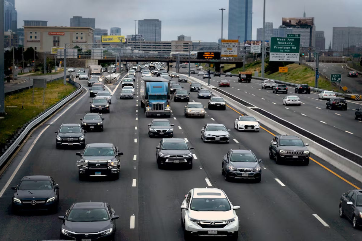 What to Do If Your Vehicle Breaks Down During Rush Hour Traffic