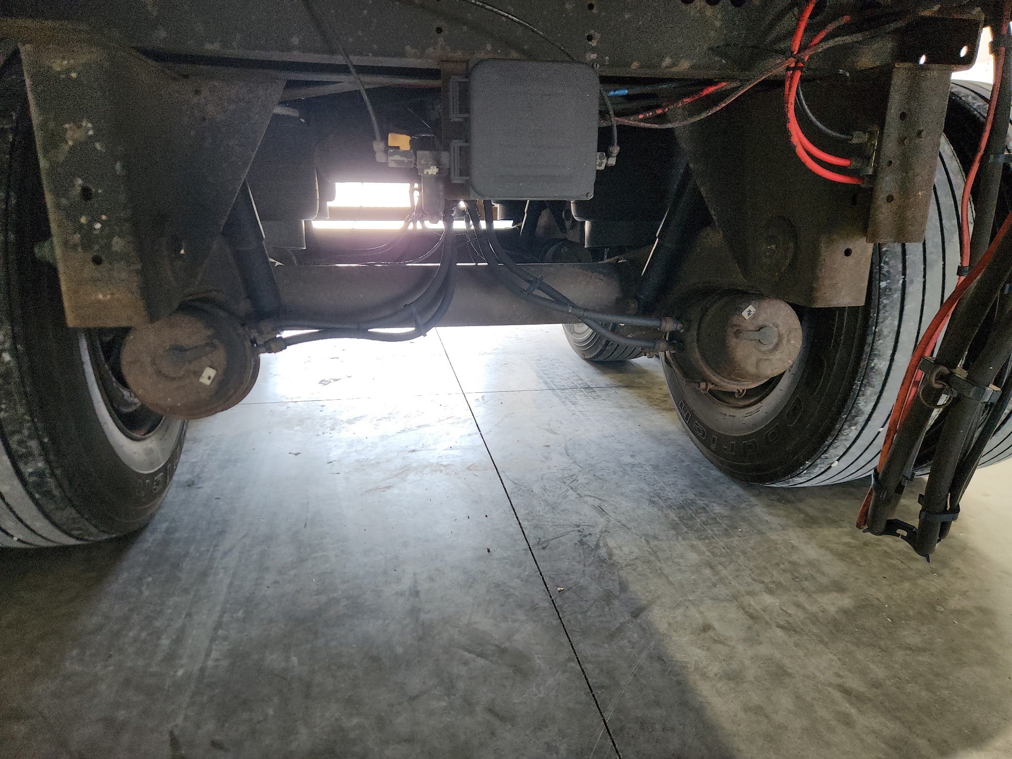 AV2956 FRONT AXLE.jpg
