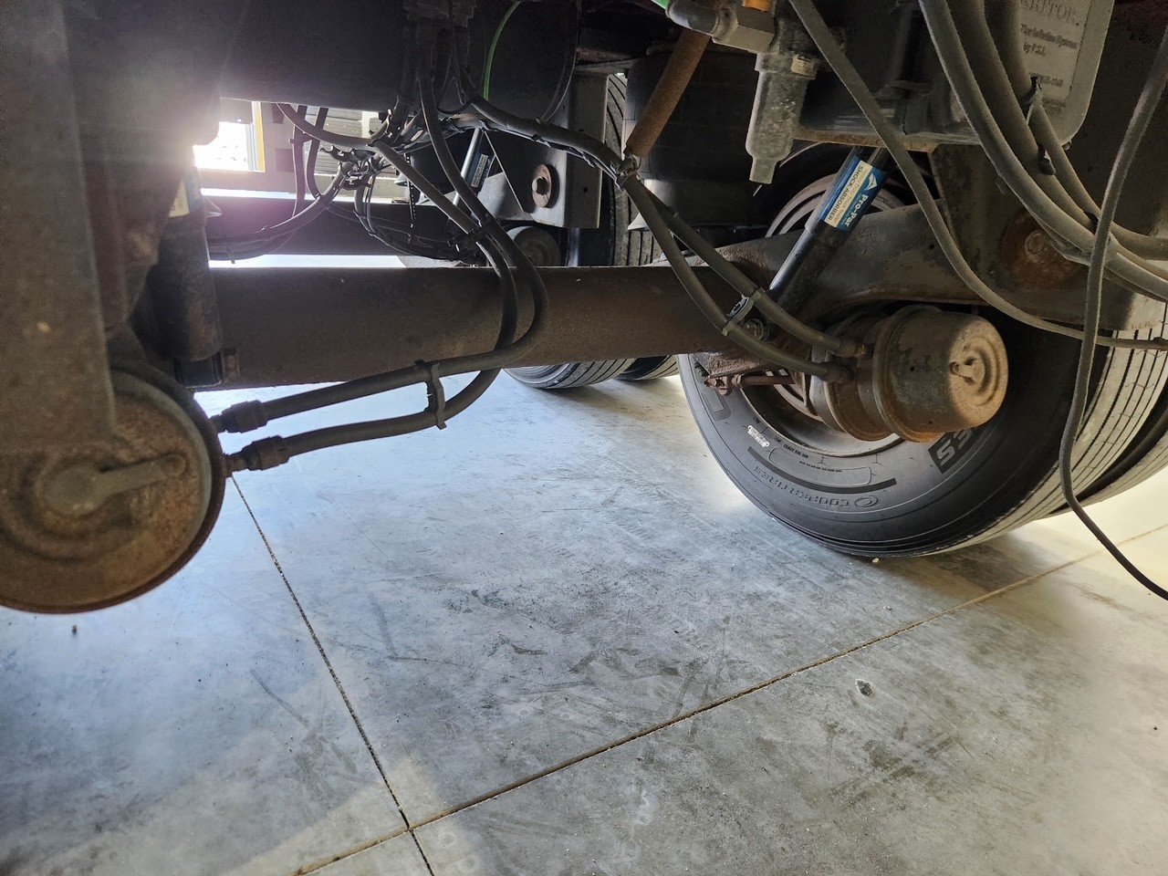 AV2986 FRONT AXLE.jpg