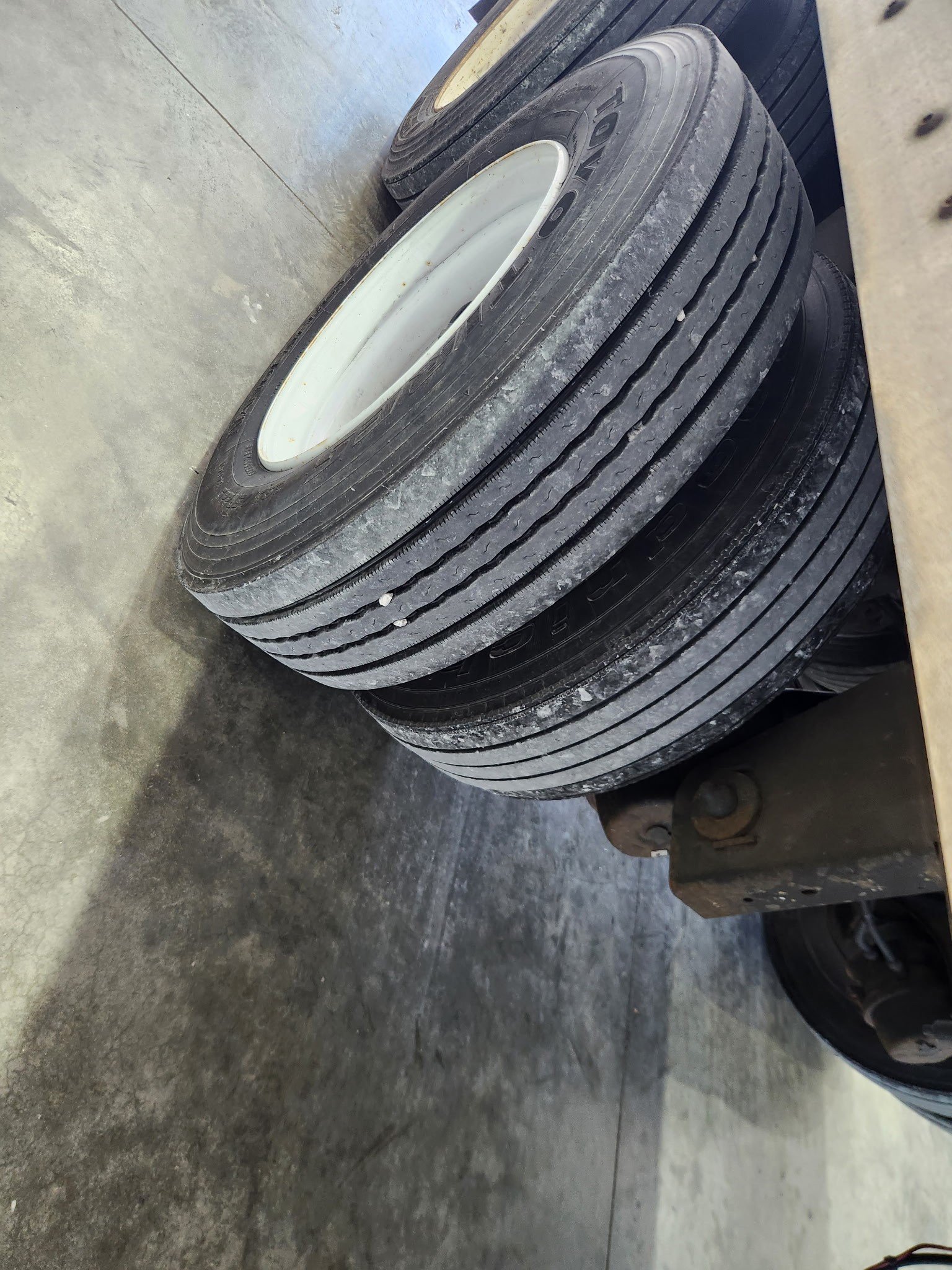 AV2956 PS TIRES _ 2.jpg