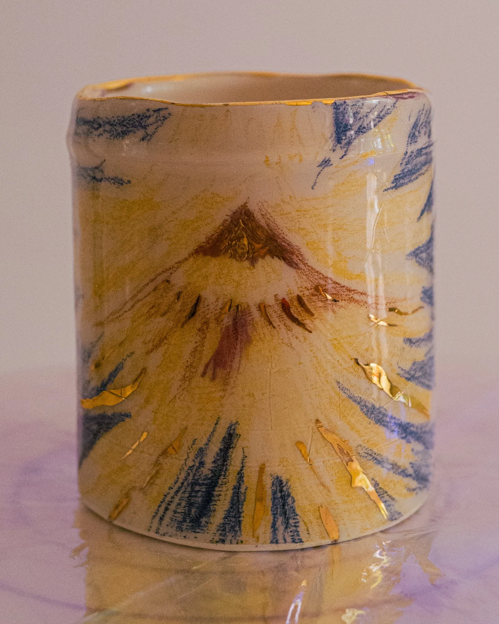 pensée, faïence, lustre or.