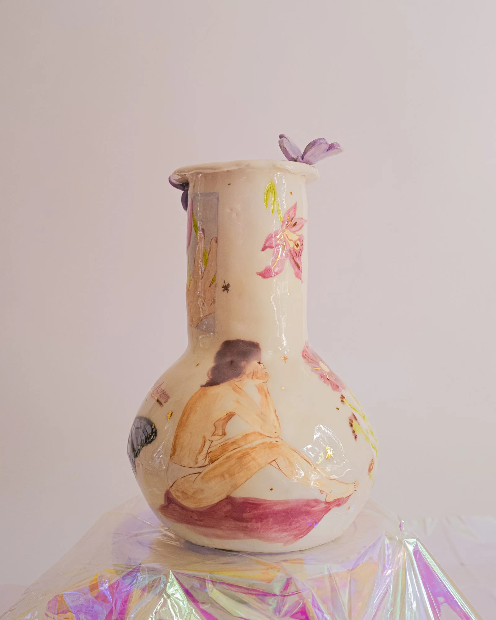 vase en faïence, lustre nacre.