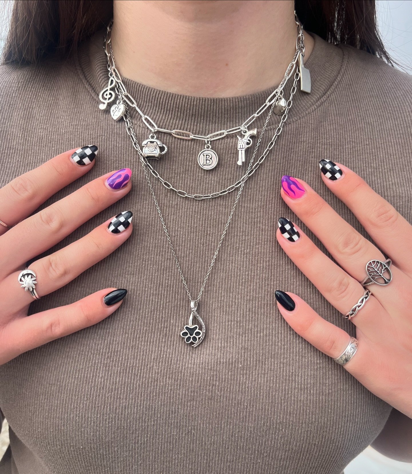 I had so much fun making Charm Dreams come true this weekend at @thefleaoffmarket!β¨ if you missed me this weekend, I’m always taking custom orders online or you can catch me next month at the Paristown flea! π