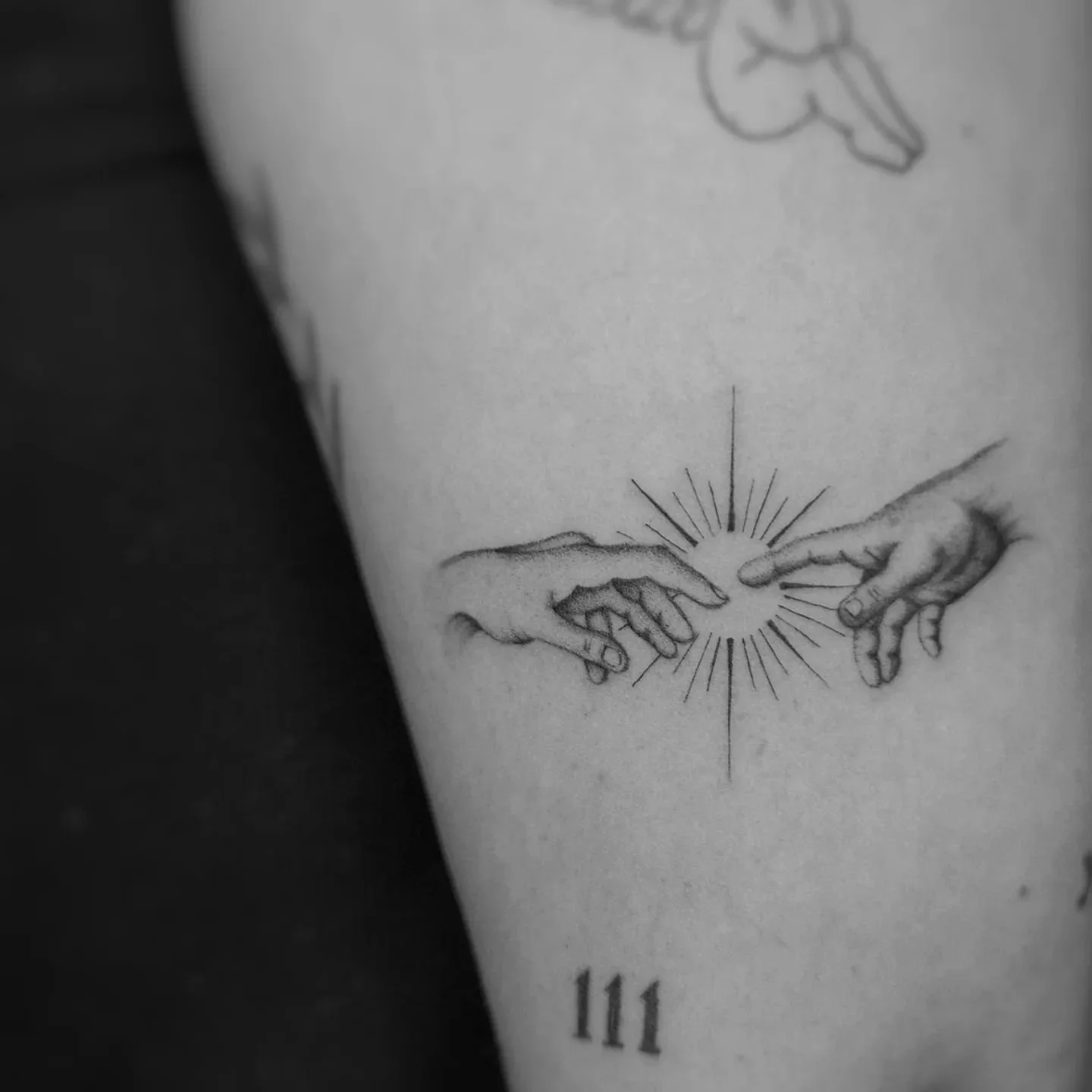 Plus de projets micro r&eacute;alistes my loves, j'ai beaucoup de plaisir &agrave; en tatouer 🤍 On a fait &ccedil;a en 1h30. Merci Anne ! 

#microrealismtattoo #mtltattoo #montrealtattoo