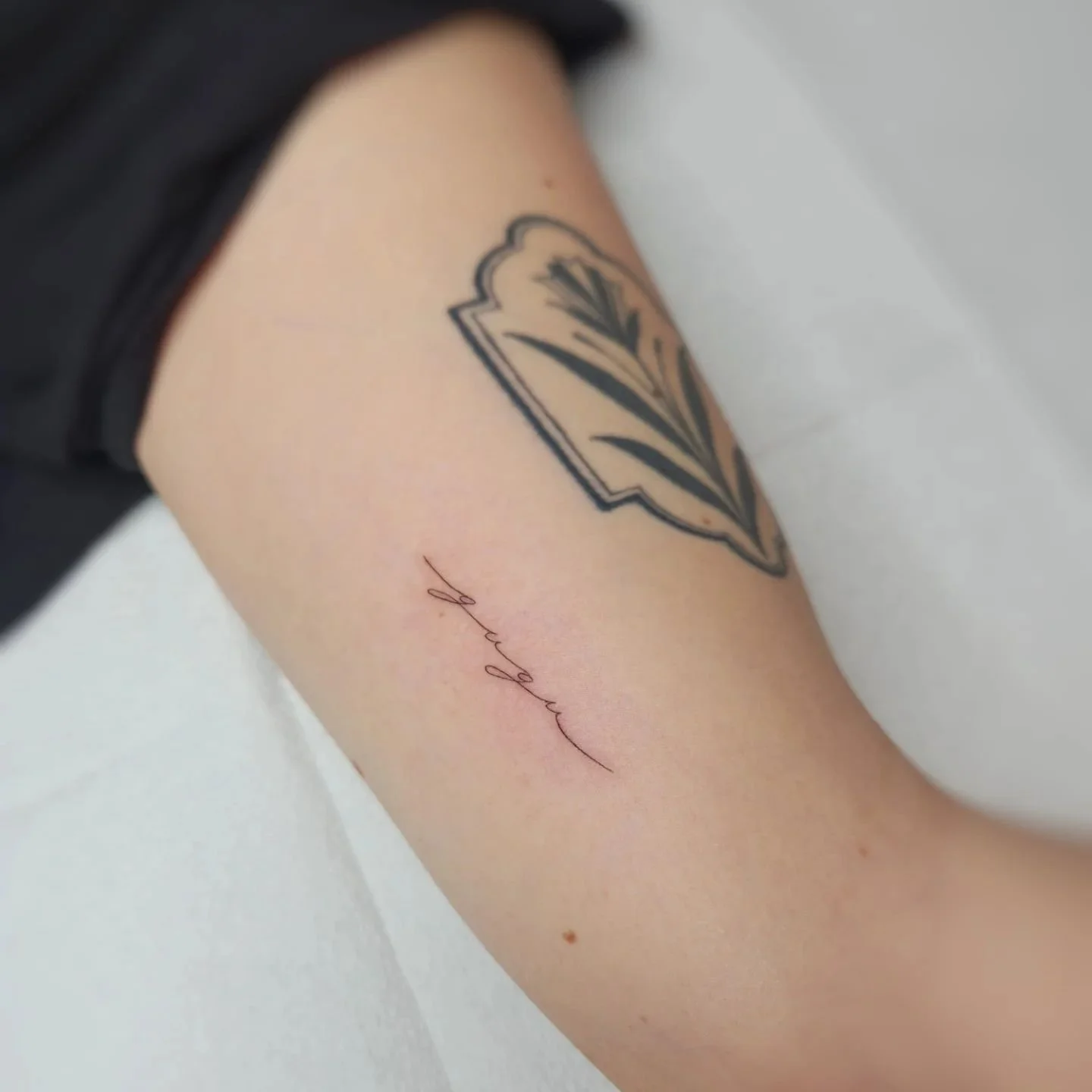 Some tatts I did recently 🤍 J'esp&egrave;re que vous avez pass&eacute; un joyeux halloween guys ! Je peux enfin enlever de mon balcon mes citrouilles &agrave; moiti&eacute; bouff&eacute;es par les &eacute;cureuils😅  et mettre mes d&eacute;cos de No
