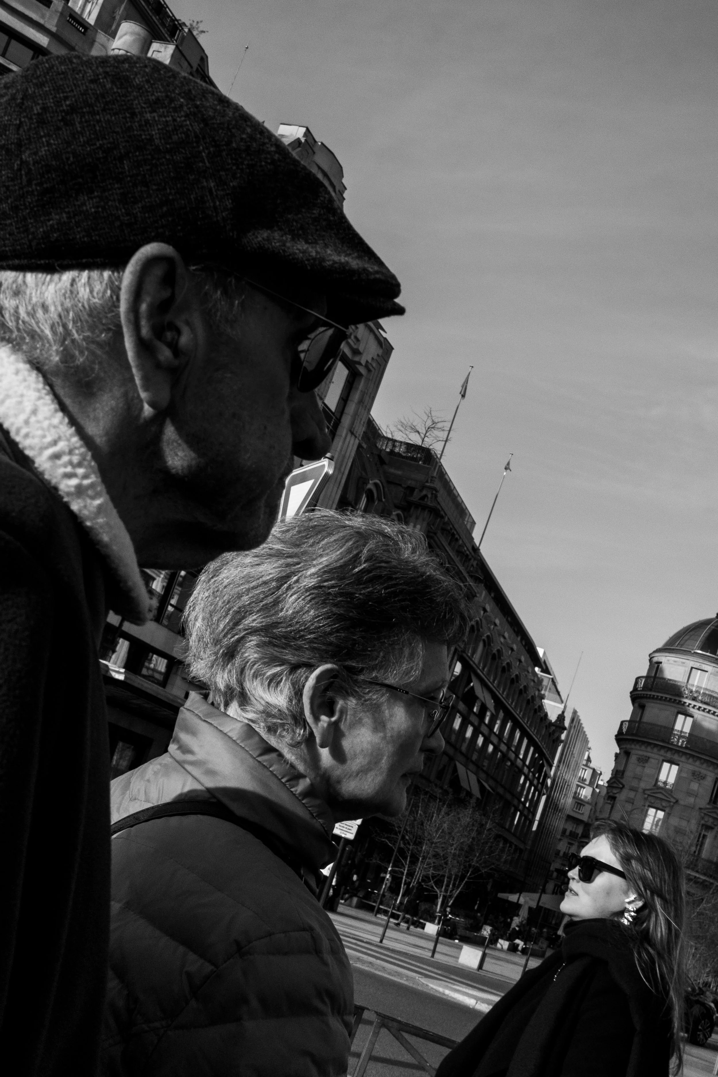 Faces - Paris - Black and white -Streetphotography - credits @ Greg Brisset