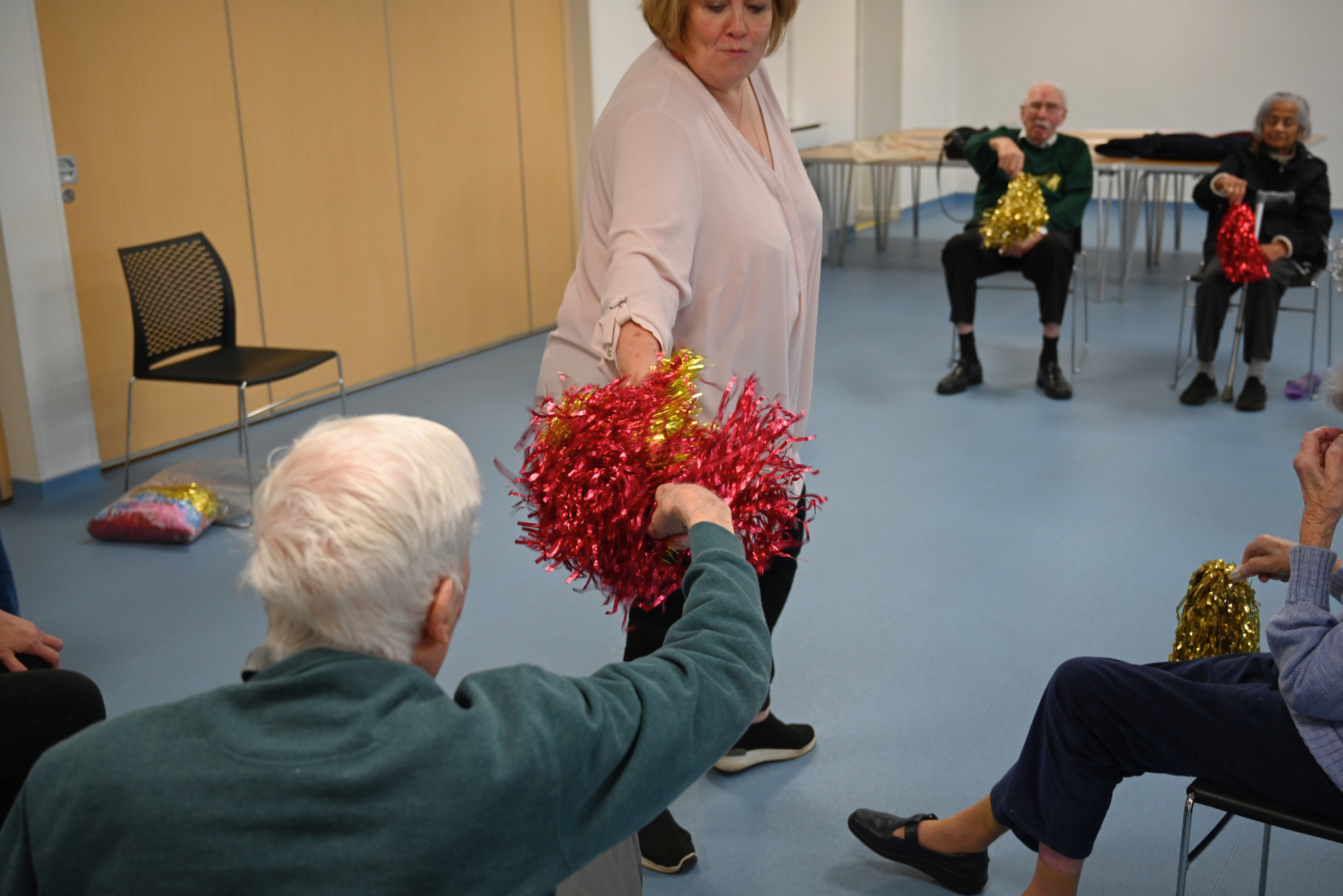 friendship cafe - chair exercises.zip - 3.PNG