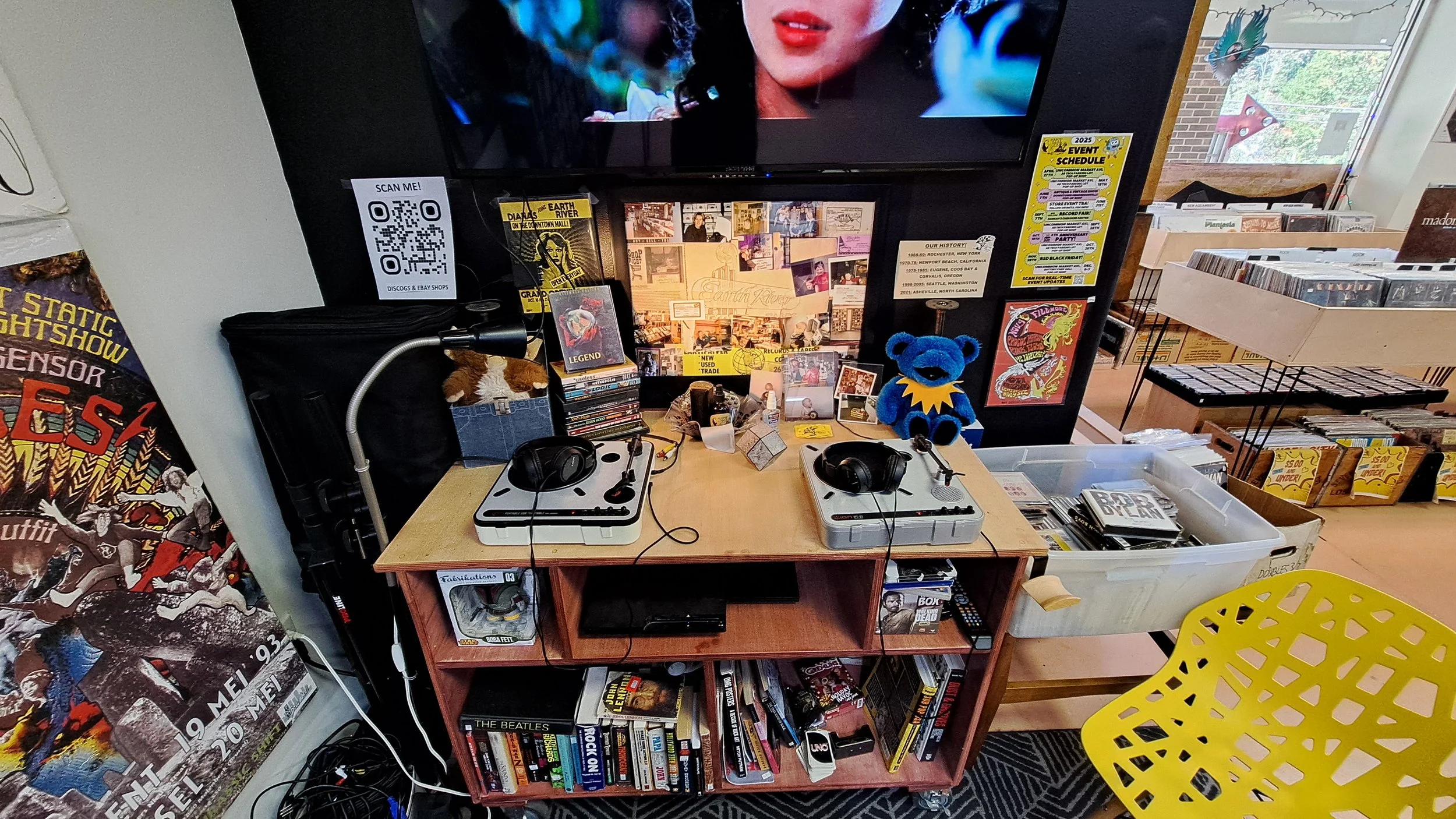 Listening station