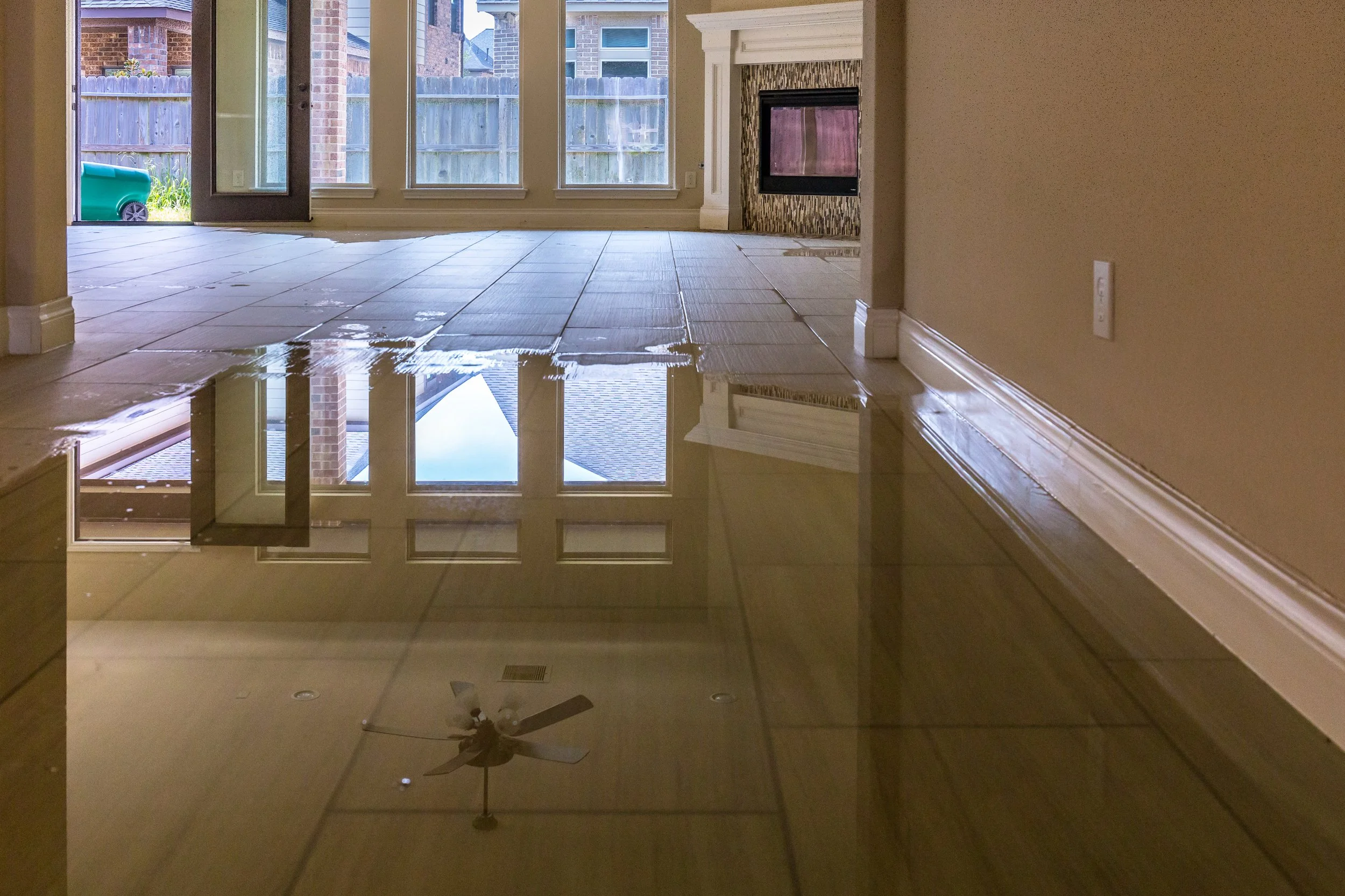 How Fast Should You Call For Water Damage Restoration In Concord, CA, After A Leak Or Flood?