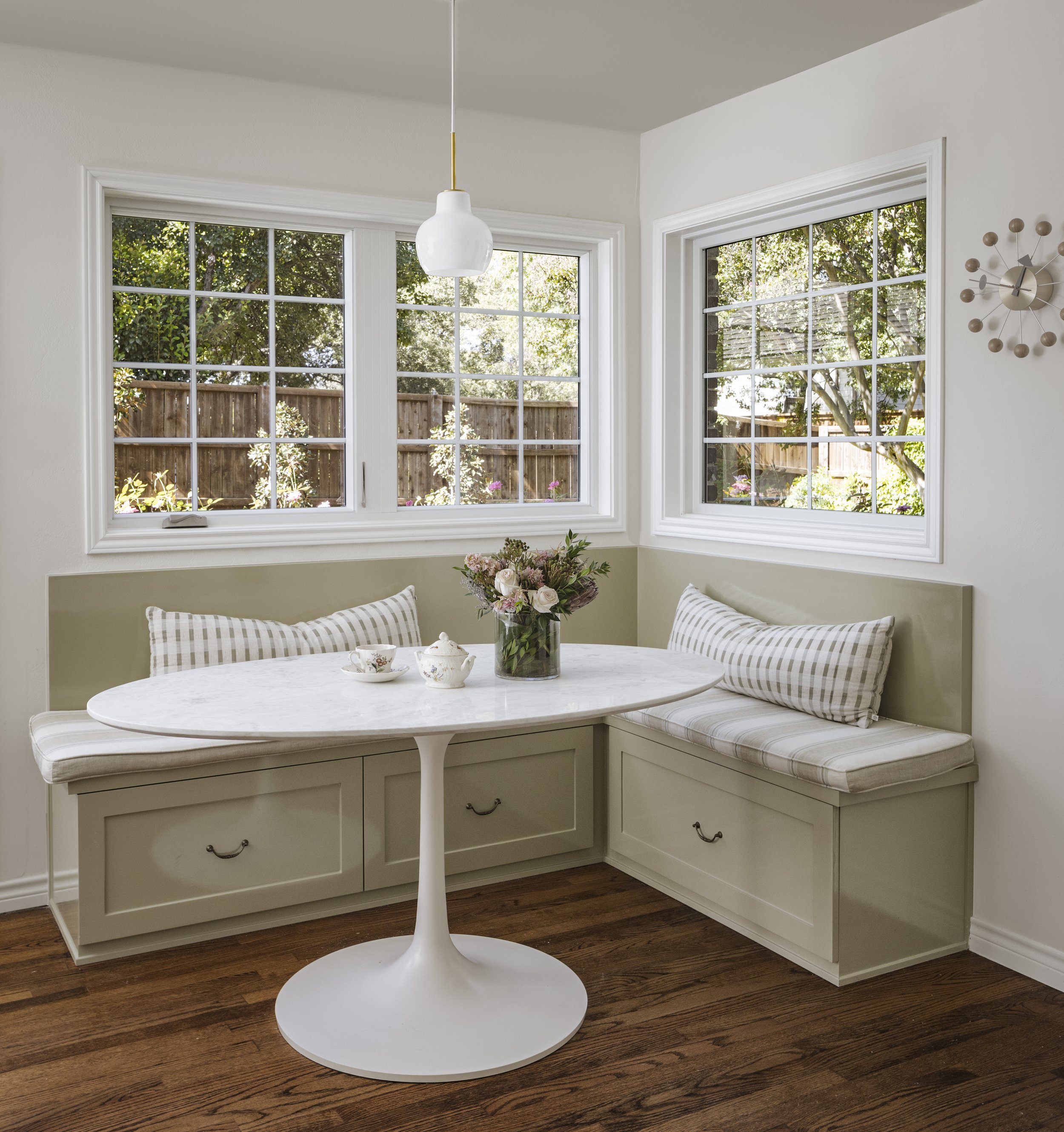 kitchen dining nook.jpg