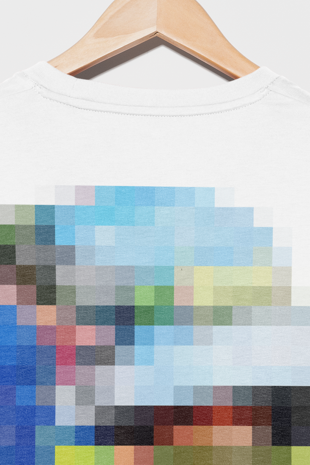 Pixel_Hanger_1_CleanBackWht_Detail_USE_Piastri.png
