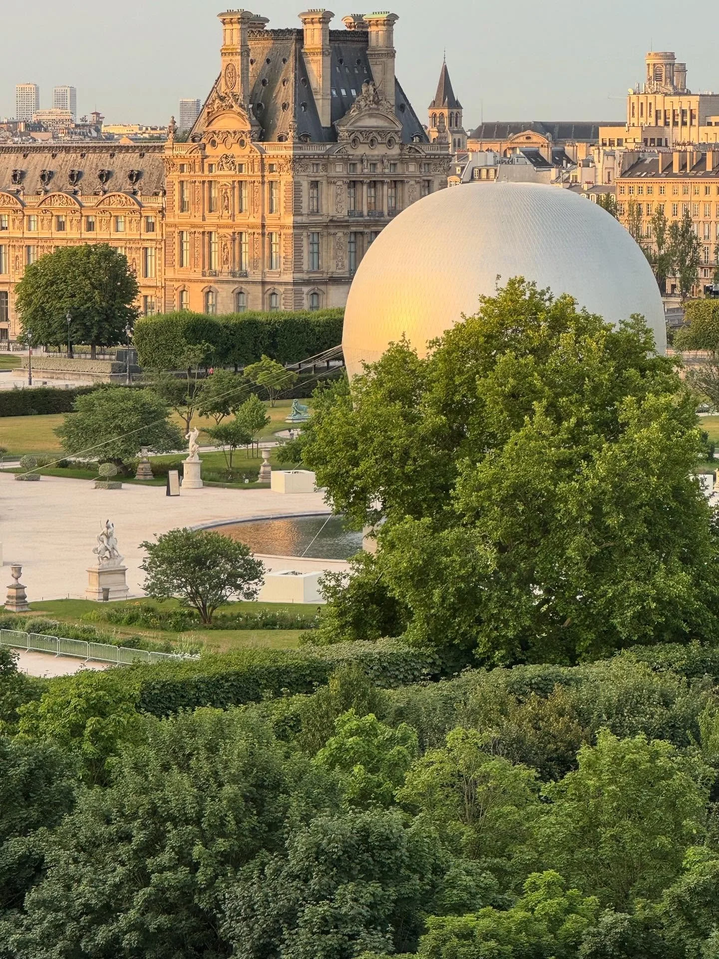 Across the pond and back in a flash&hellip;&hellip;PARIS, LONDON, NYC
Busy finding nonstop inspiration in friends studios and workshops, lovely gardens, and keeping my eyes on the road!

#paris #london #newyorkcity #design #ceramics #louvre #shells #