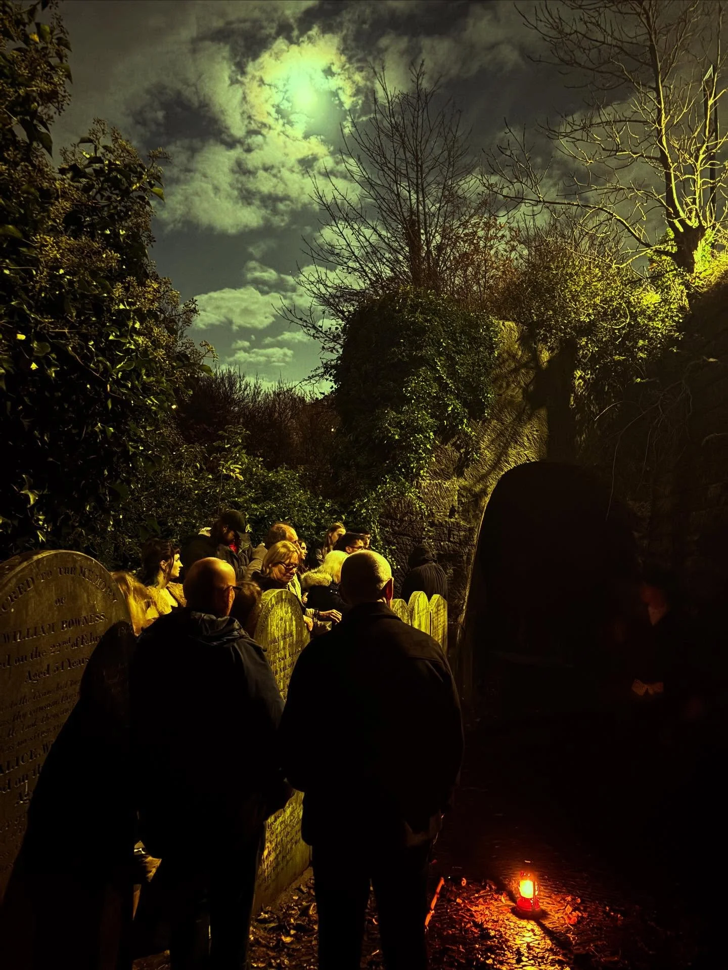 Just shy of a #fullmoon tonight 🌝 Thankyou all for joining Shiverpool 🎩

#AudioStories #Ghoststories 📣 🎙️ 📕 👻 

Huge thankyou to @bbcmerseyside &amp; @bbcsounds 🙏 

Liverpool #hauntings and #histories from our very own Miss Chiller Black: Five