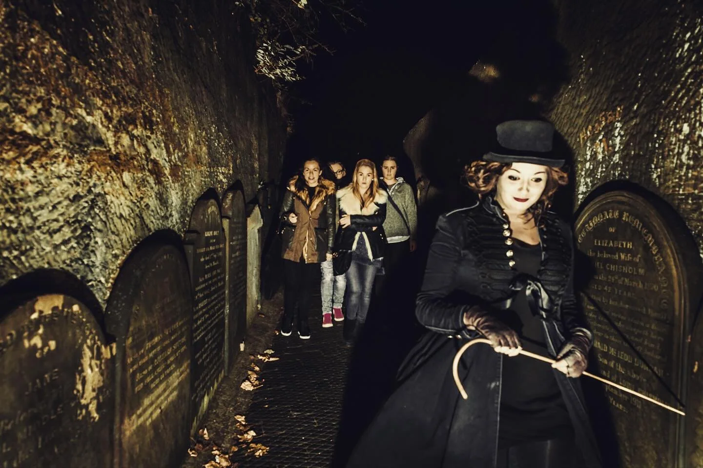 Discover the #DarkHistory of #Liverpool this #Christmas with #Shiverpool 🌲🎄🌲BOOKING link in the Bio or 👉🏻 https://www.shiverpool.co.uk/book-now 

🎁🗝️🕯️📧🎄💌🗝️🕯️📧🎄💌🗝️🕯️📧🎄💌🎁

The Shiverpool #GiftVoucher is the Perfect Stocking Chill