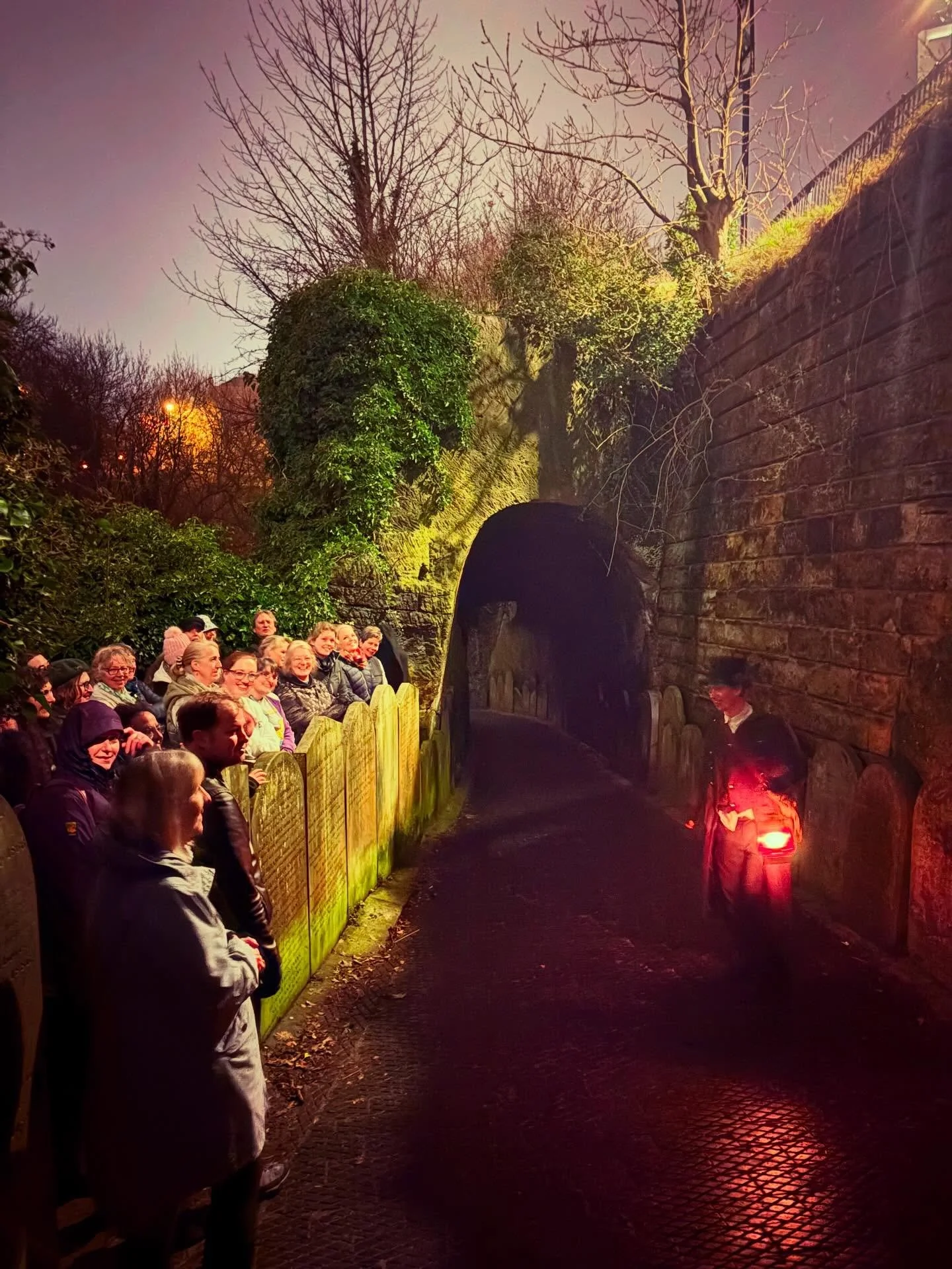 Shiverpool Sunday Service Delivered and slice of the Cemetery Shivers 🪦 Thankyou to all the delicious delights who joined us this evening ⚰️⏳🪏 Time is Fleeting, Madness takes its toll&hellip; 

🌺 Gather Ye Rose Buds while Ye May! 🌺 
Join us for P