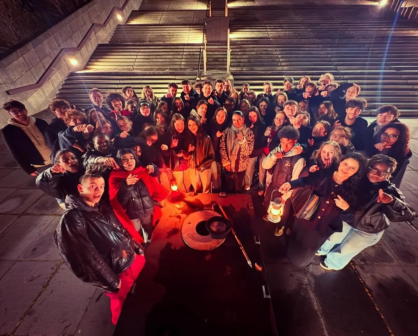 A Fiendish Friday night with the French 🇫🇷 Robespierre High School in Arras, France 💙 🤍 &hearts;️ Superb! A hop scotch through Hope Street and a dive into Liverpool&rsquo;s P&egrave;re Lachaise 🎩 Bespook Private Tour 😍

This Week&rsquo;s Shiver