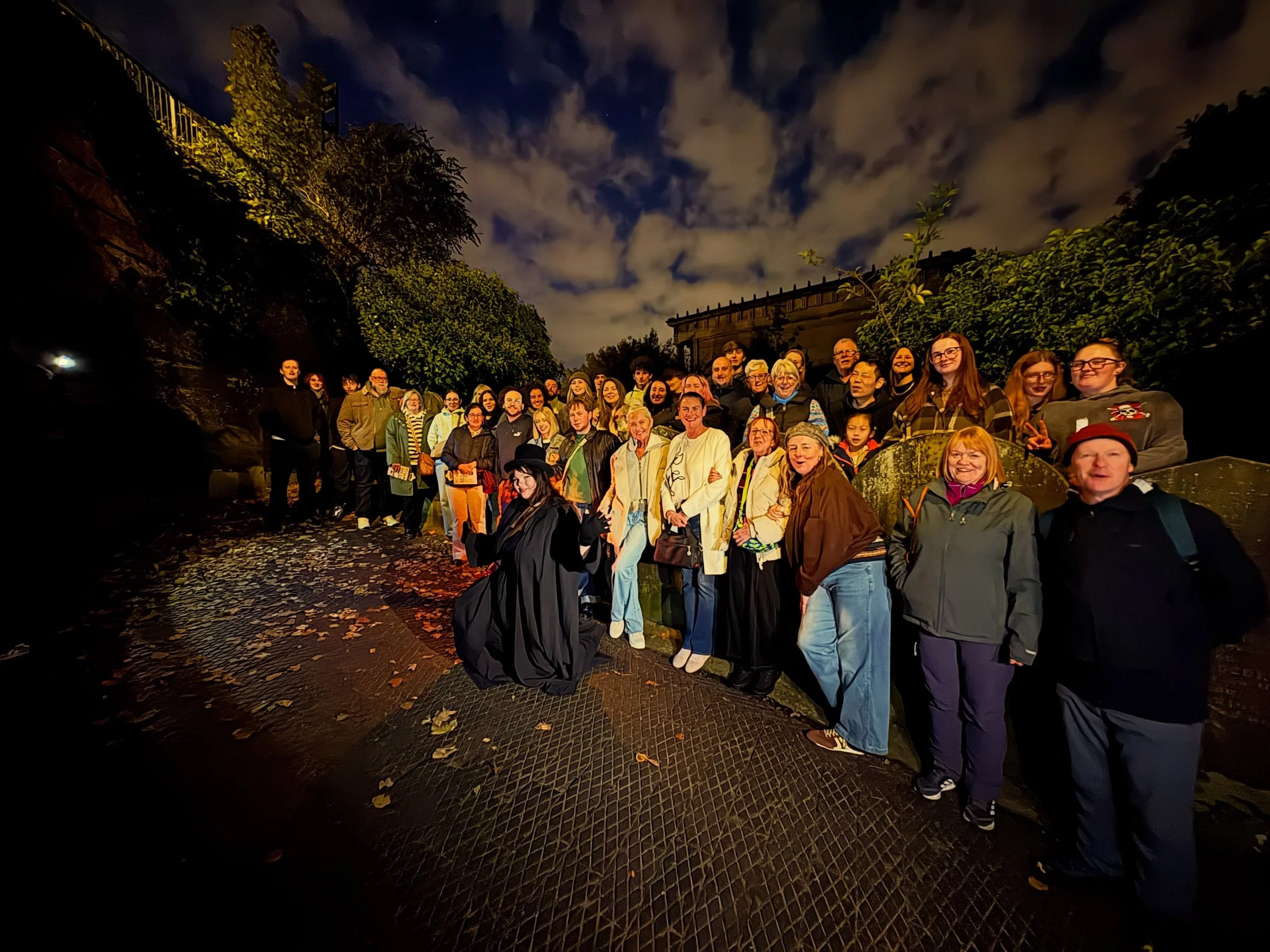 The Sunday Shivers Dished and Devoured 💀 Thank you all for joining us this evening 💀

#AudioStories #Ghoststories 📣 🎙️ 📕 👻 

Liverpool #hauntings and #histories from our very own Miss Chiller Black: Five stories from old that will make your spi
