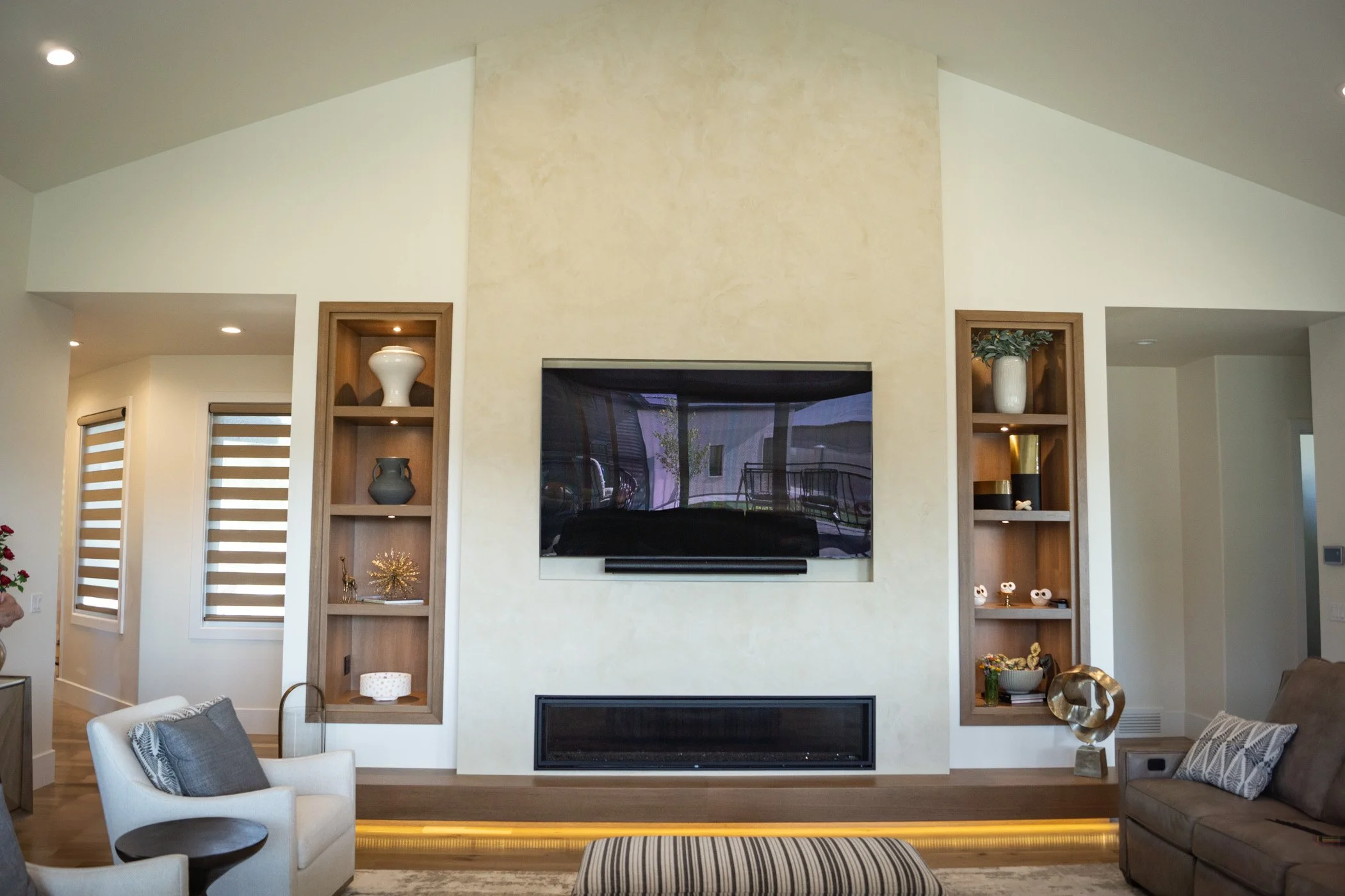 Draper 1 Int Entertain.jpg