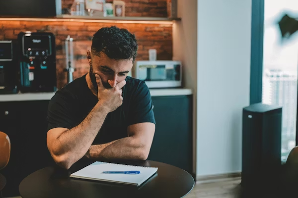 Workplace Burnout in 2026: 5 Signs You’re Burned Out and How Online Therapy Can Help