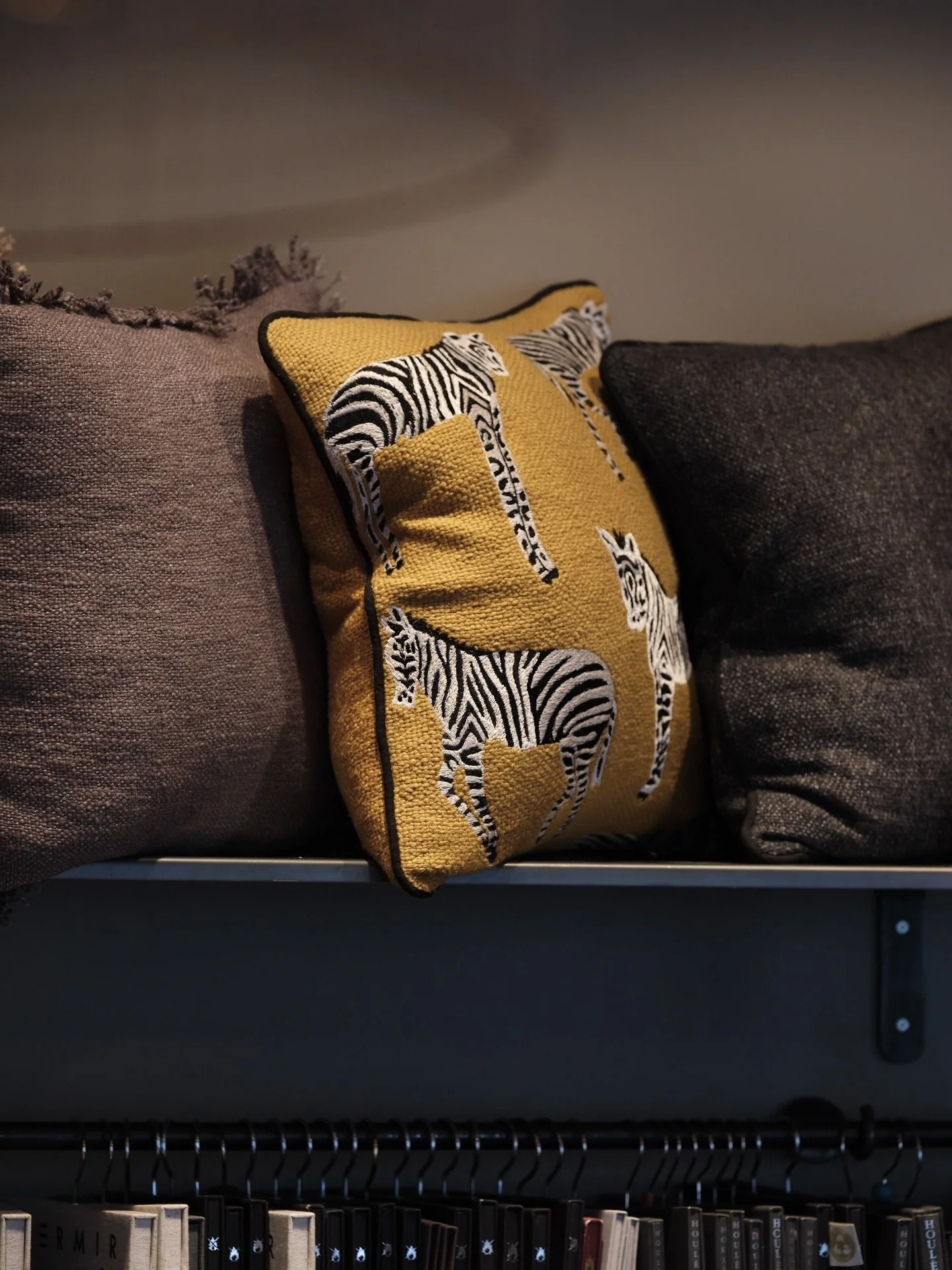 P&uacute;&eth;arnir okkar eru tilvaldir &iacute; j&oacute;lapakkann 🎁✨ Komdu vi&eth; hj&aacute; okkur &aacute; H&ouml;f&eth;abakka 9 og sko&eth;a&eth;u &uacute;rvali&eth;