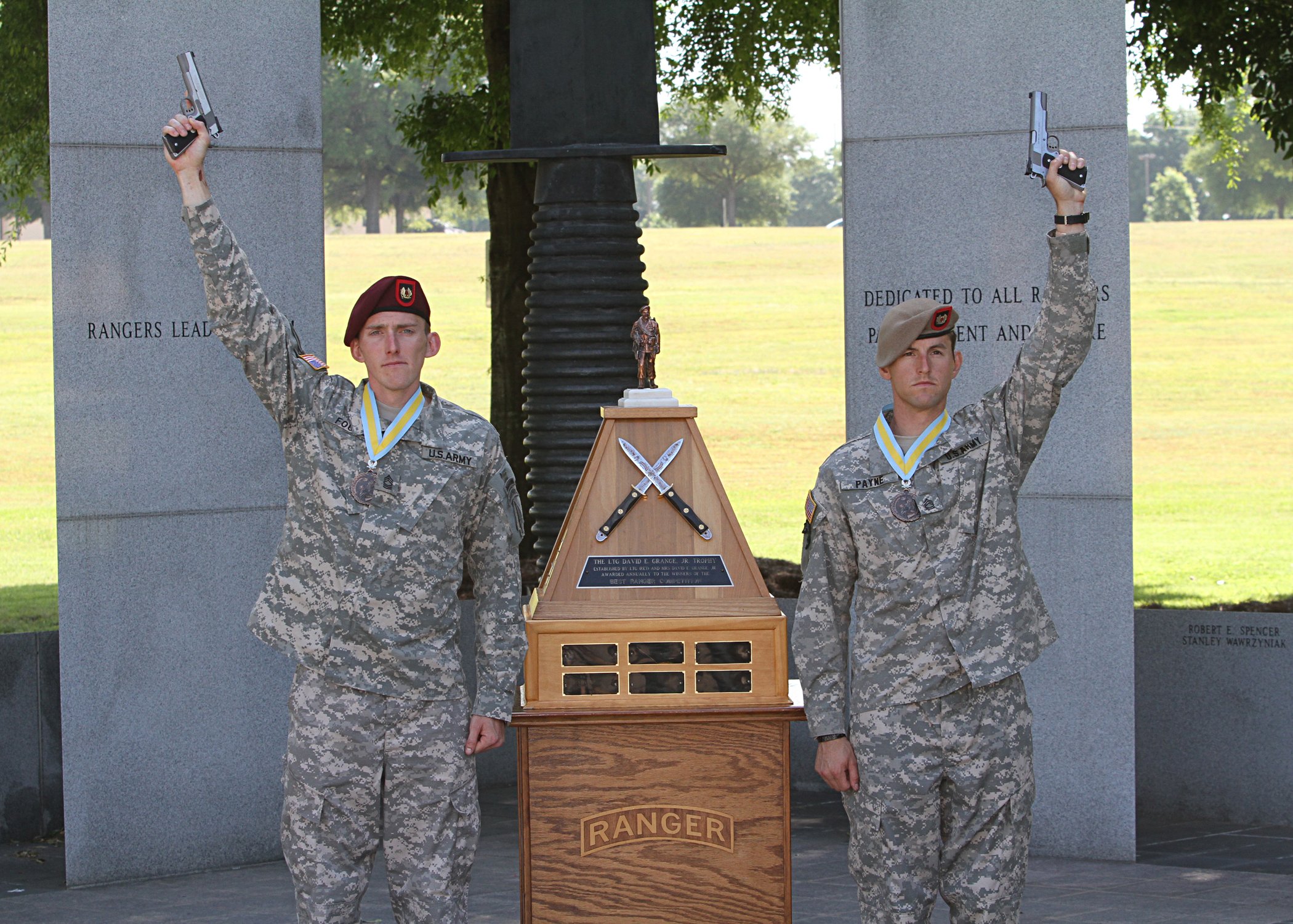 MSG Kevin Foutz, SFC Thomas Payne