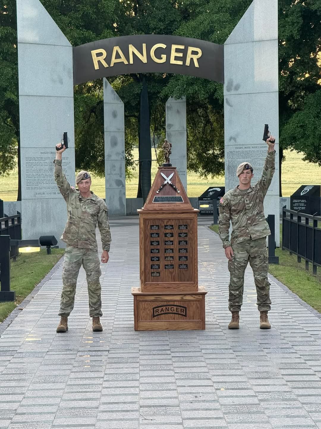 1LT Kevin Moore, 1LT Griffin Hokanson