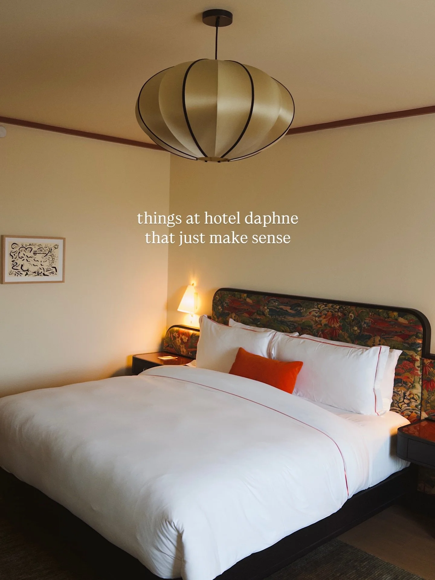 All the little things at @hoteldaphnehtx that just make sense are exactly why I love boutique hotels so much 😍

Warm, design-forward spaces that feel cozy instead of cold. Plenty of storage so you can actually unpack. A really comfortable bed with p