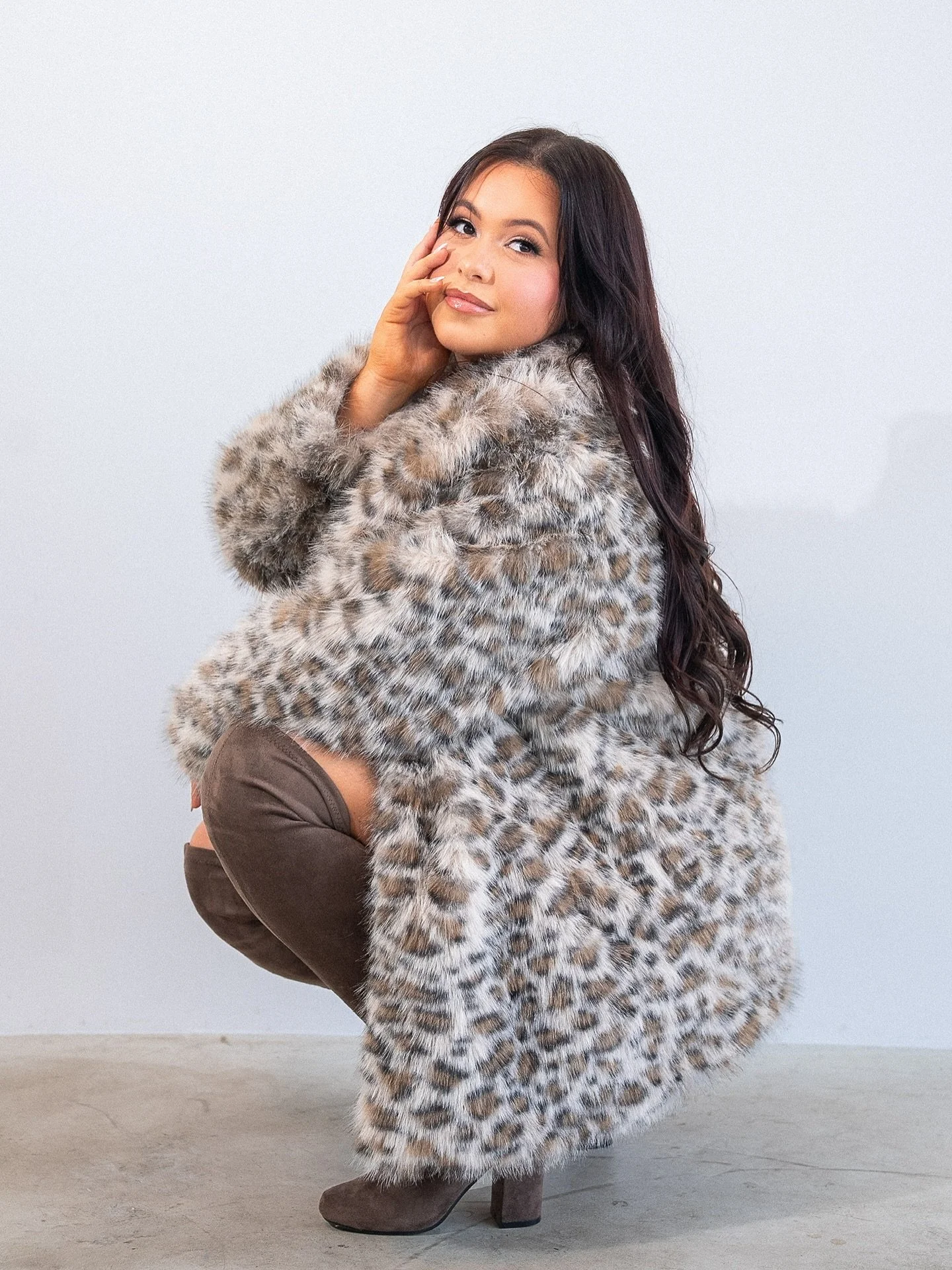 absolute magic by @anthonycracha 🪄

I can&rsquo;t even pick a fav! can you believeeeee these are just the sneaky peeks 🥹 💕🐆📸✨

MADMAKEUP Branding Shoot 🩷 
2026 and 2027 brides HMUUUUU📞📲⬇️

🖥️ madmakeupstudio.com

#branding #brandingphotograp