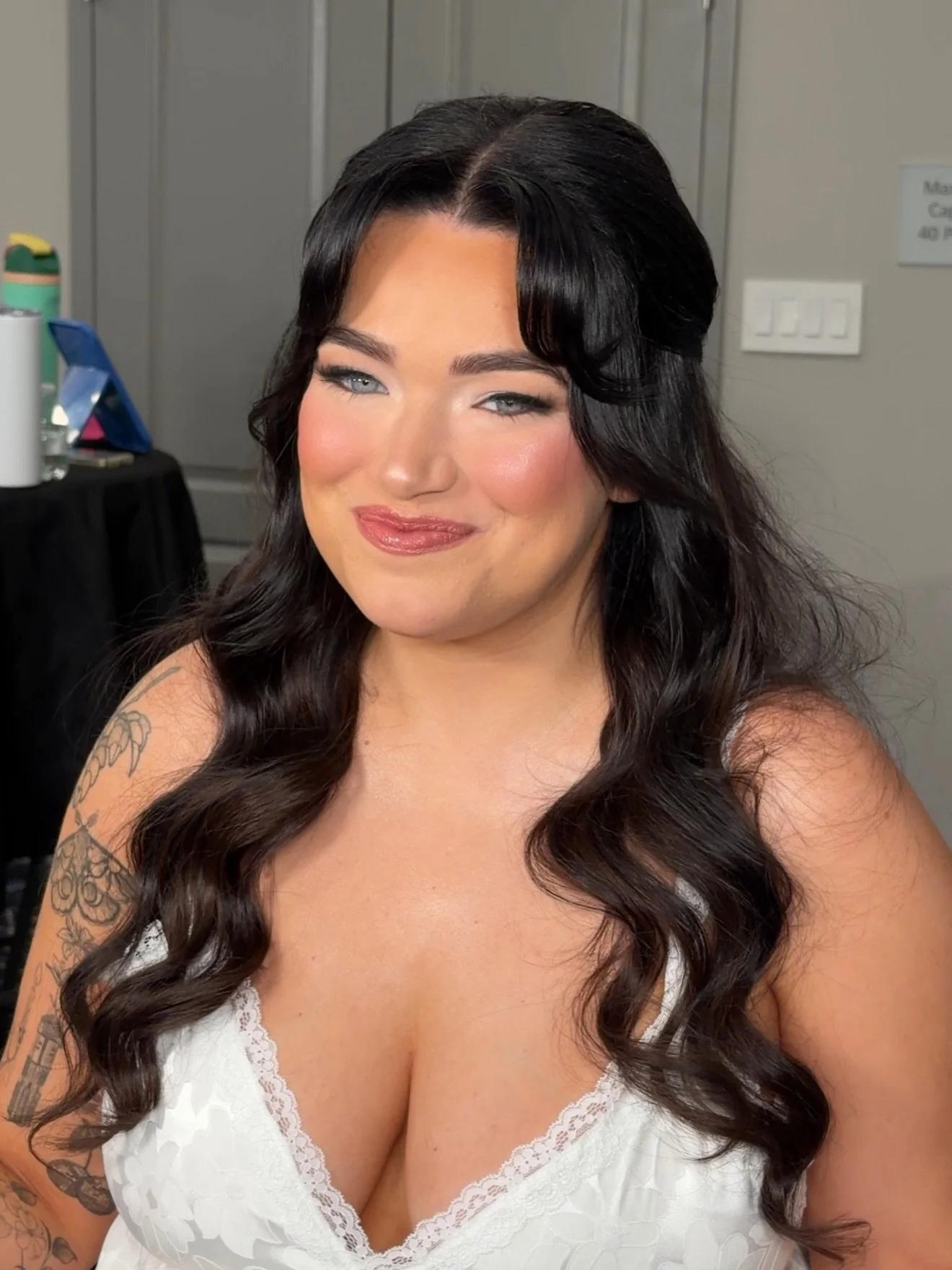 our Disney princess Brenna radiating on wedding day!!!!☀️👑🤍💍✨

@brenna.gal 
@shannencwenarhair 
@lovestruckpictures 
@madmakeup_ 
@thewarringtonpa 
@dn_entertainment 
@sundaykindalove.co 

limited 2026 availability, booking bridal 2027📧

🔗MADMAK