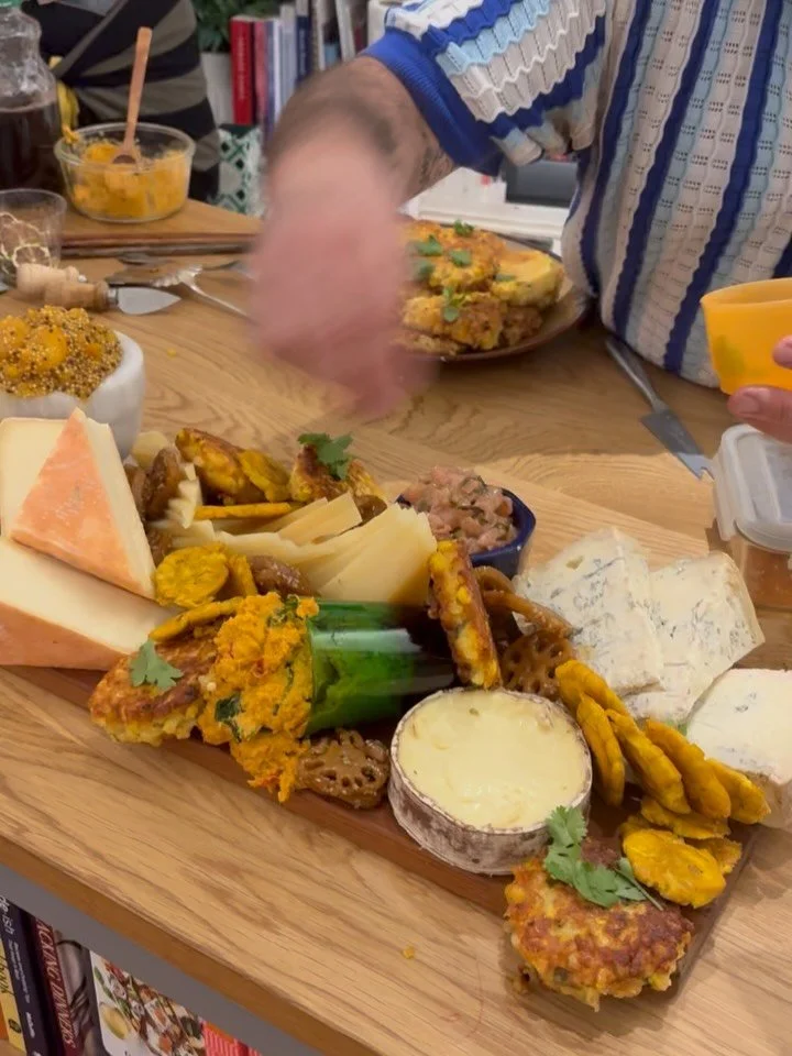 We had a full, well-fed house this week for The Art of the Cheese Board with David Jeffrey Harper! 

Davey Jeff pulled out all the stops to demo three different approaches to board making, featuring cheese donated by @dibrunobros and creative, scratc
