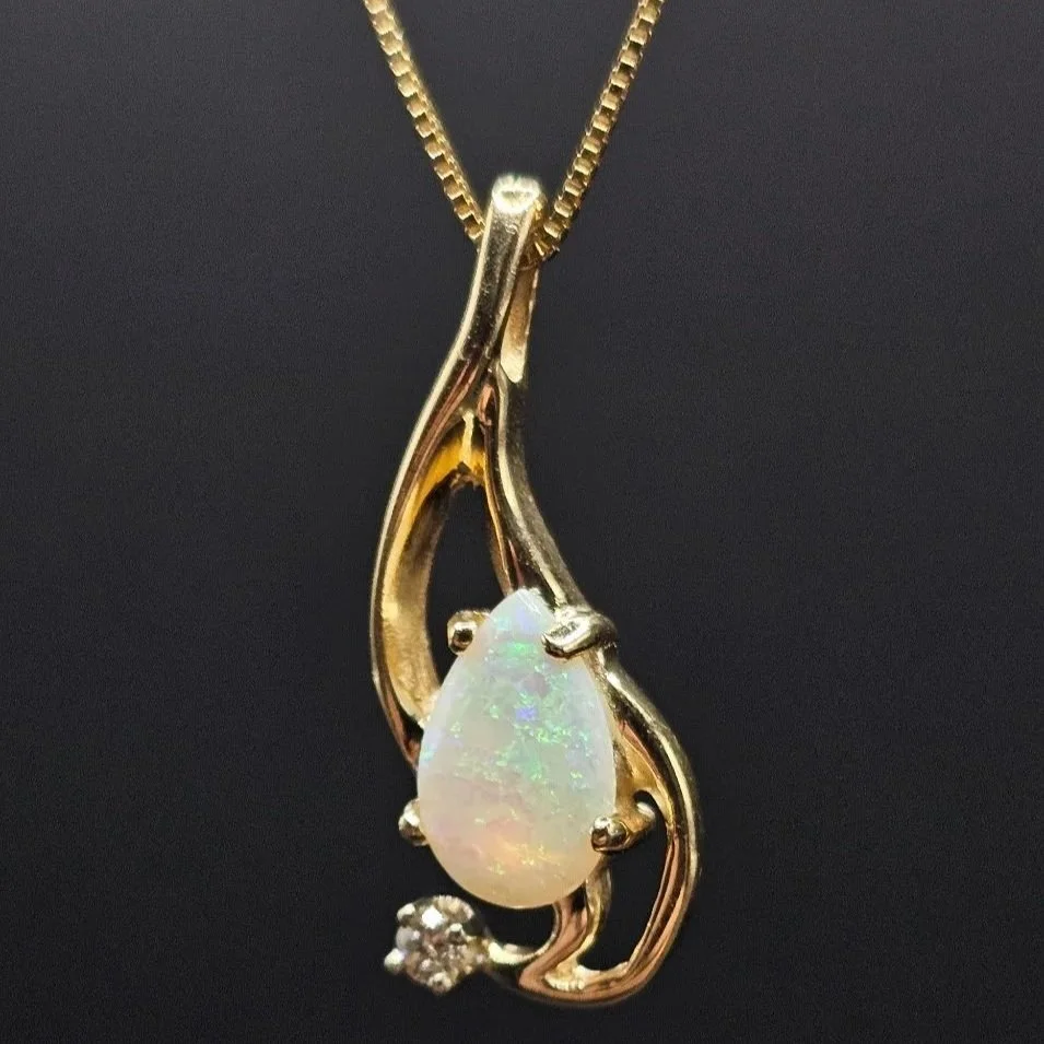 14kt Yellow Gold Opal & Diamond Necklace