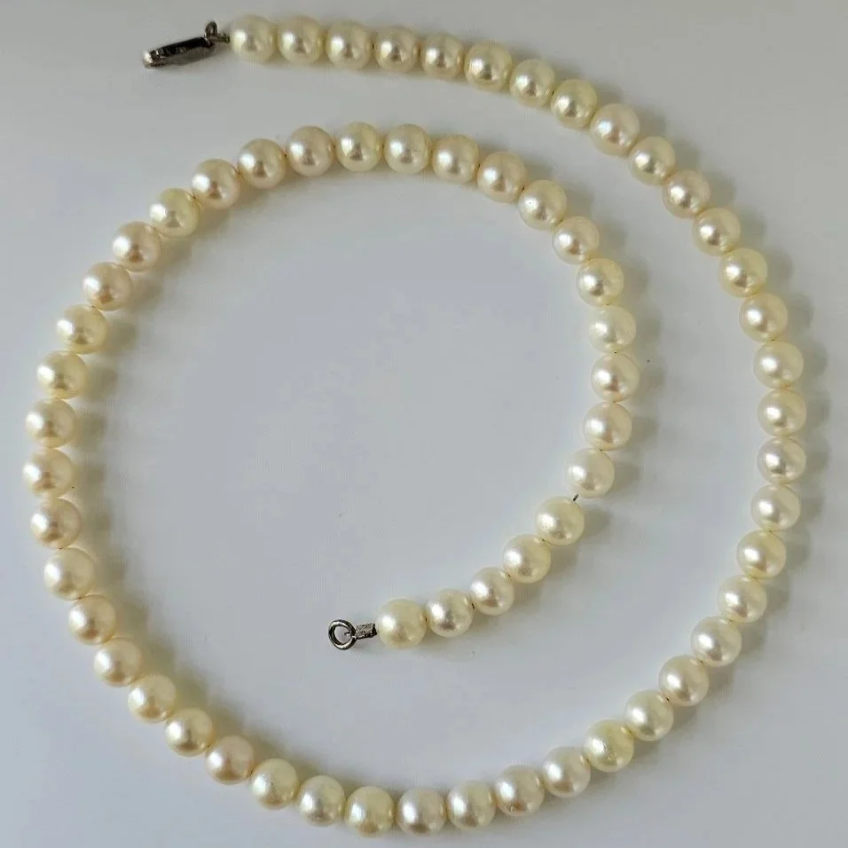 Cultured Pearl Strand w/ Sterling Silver Clasp