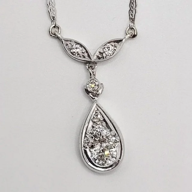 14kt White Gold Diamond Drop Necklace