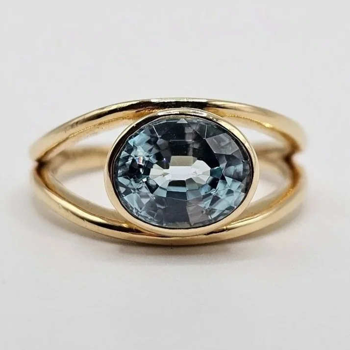 14kt Yellow Gold Blue Zircon Ring