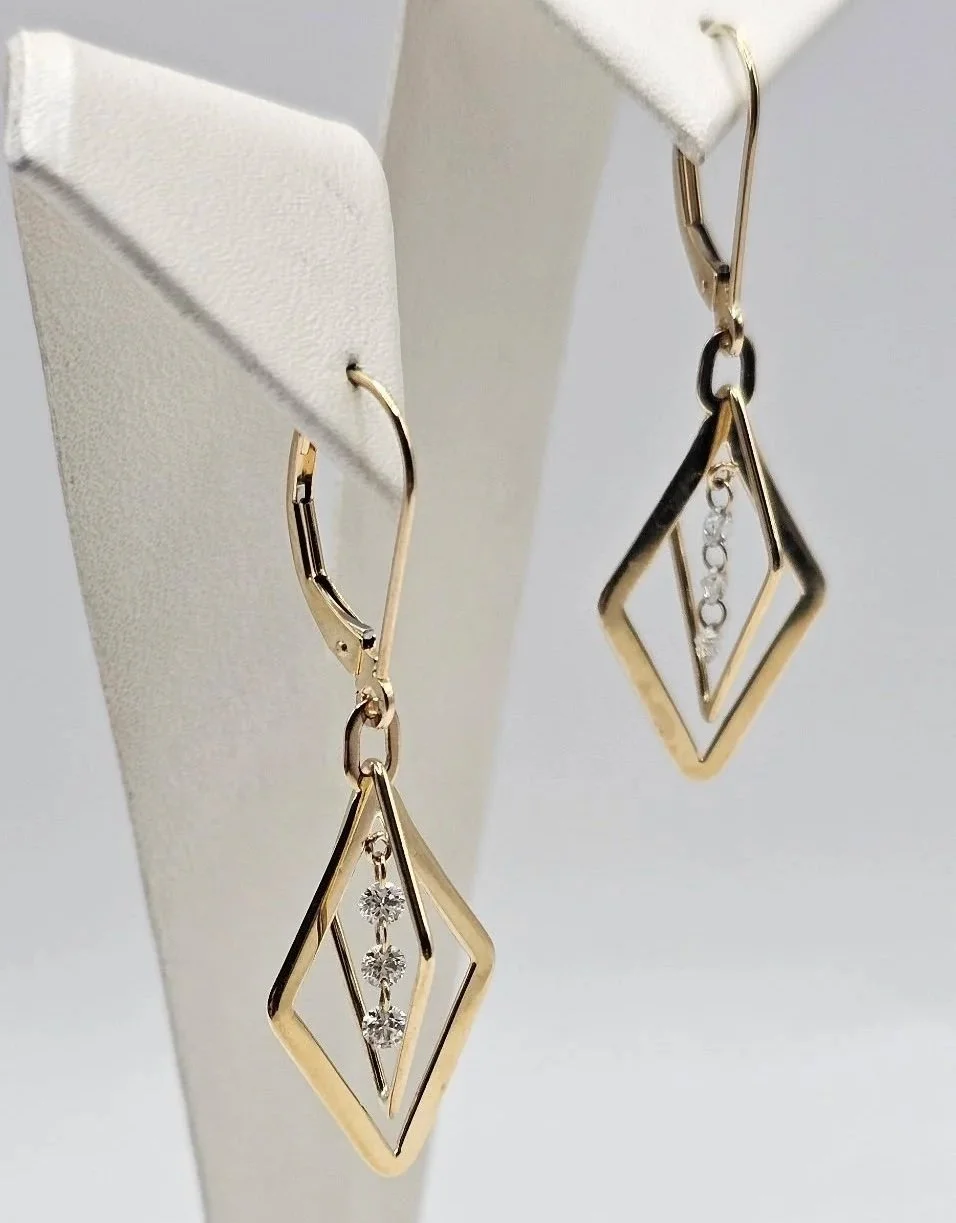 14kt Yellow Gold 'Dashing Diamonds' Earrings