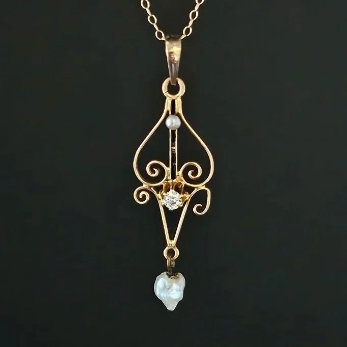 10KT Yellow Gold Pearl + Diamond Lavalier Necklace