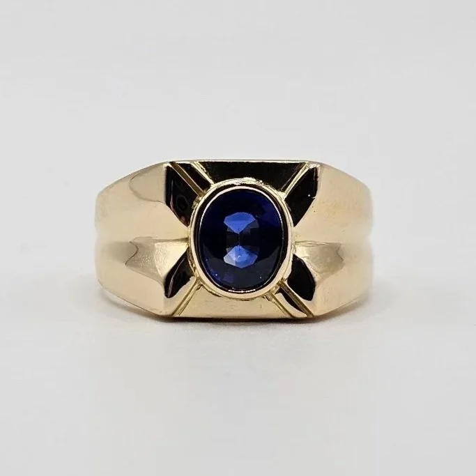 18kt Yellow Gold Sapphire Ring